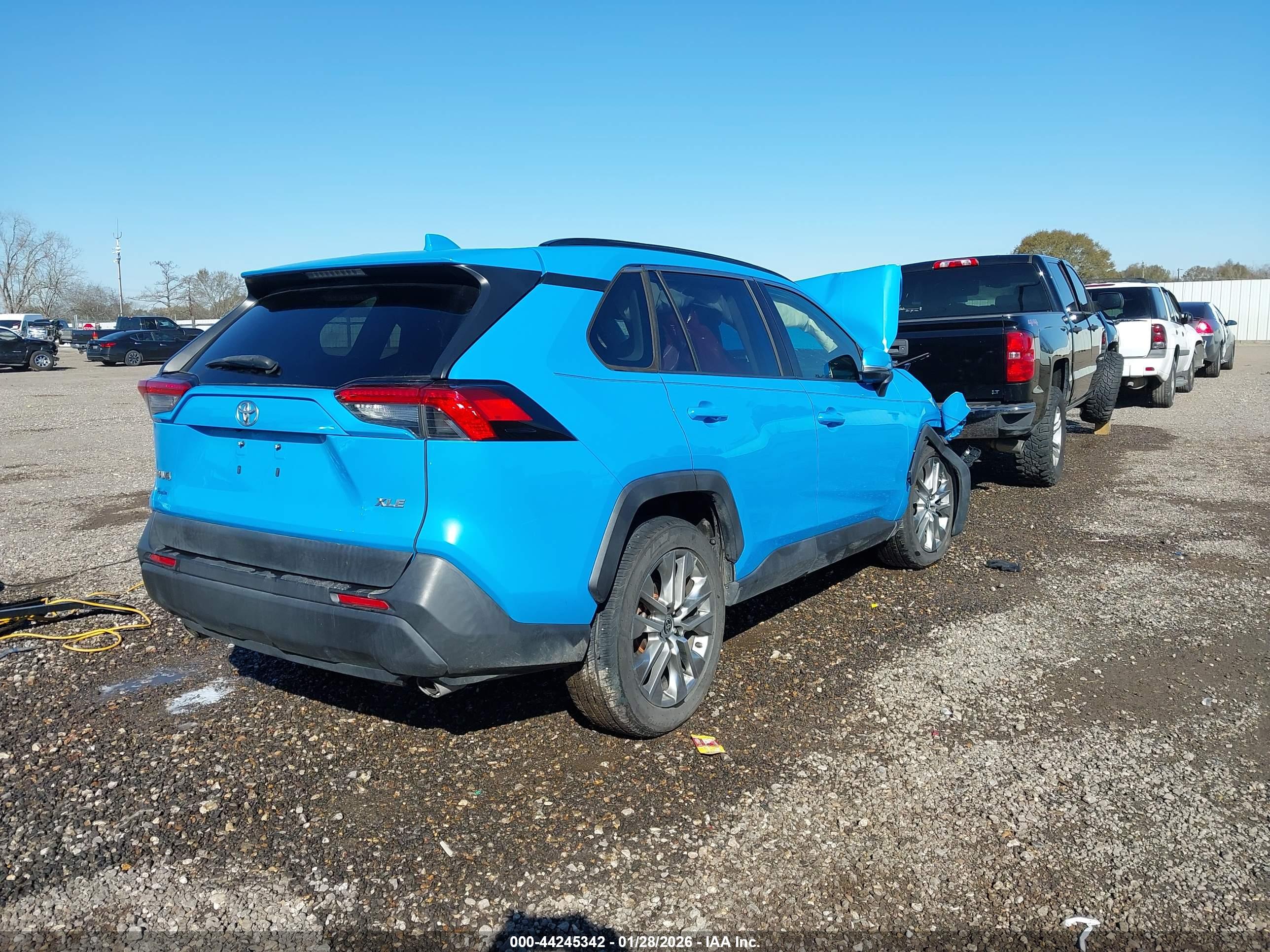 TOYOTA RAV4 image 4
