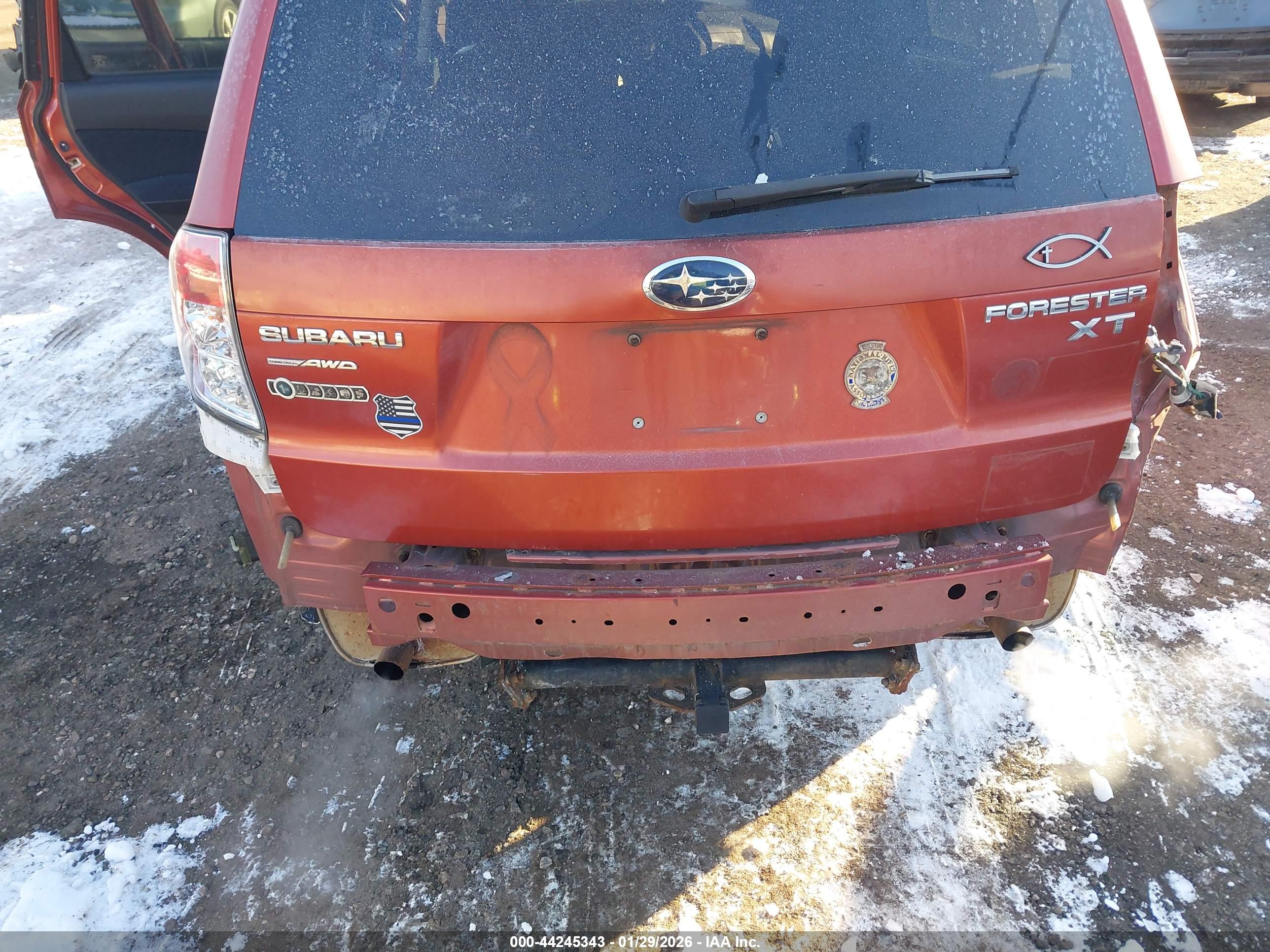 SUBARU FORESTER image 6