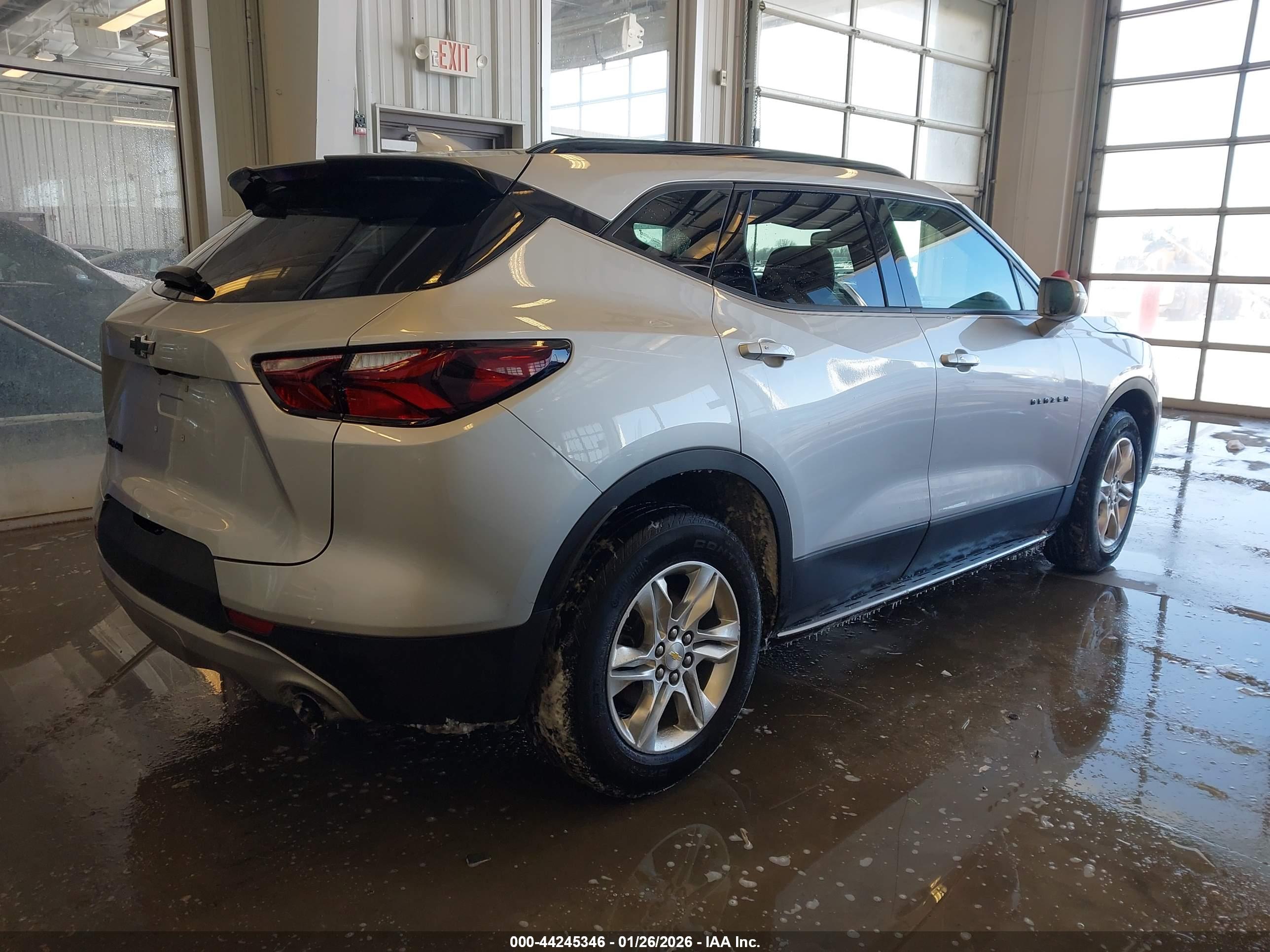CHEVROLET BLAZER image 4