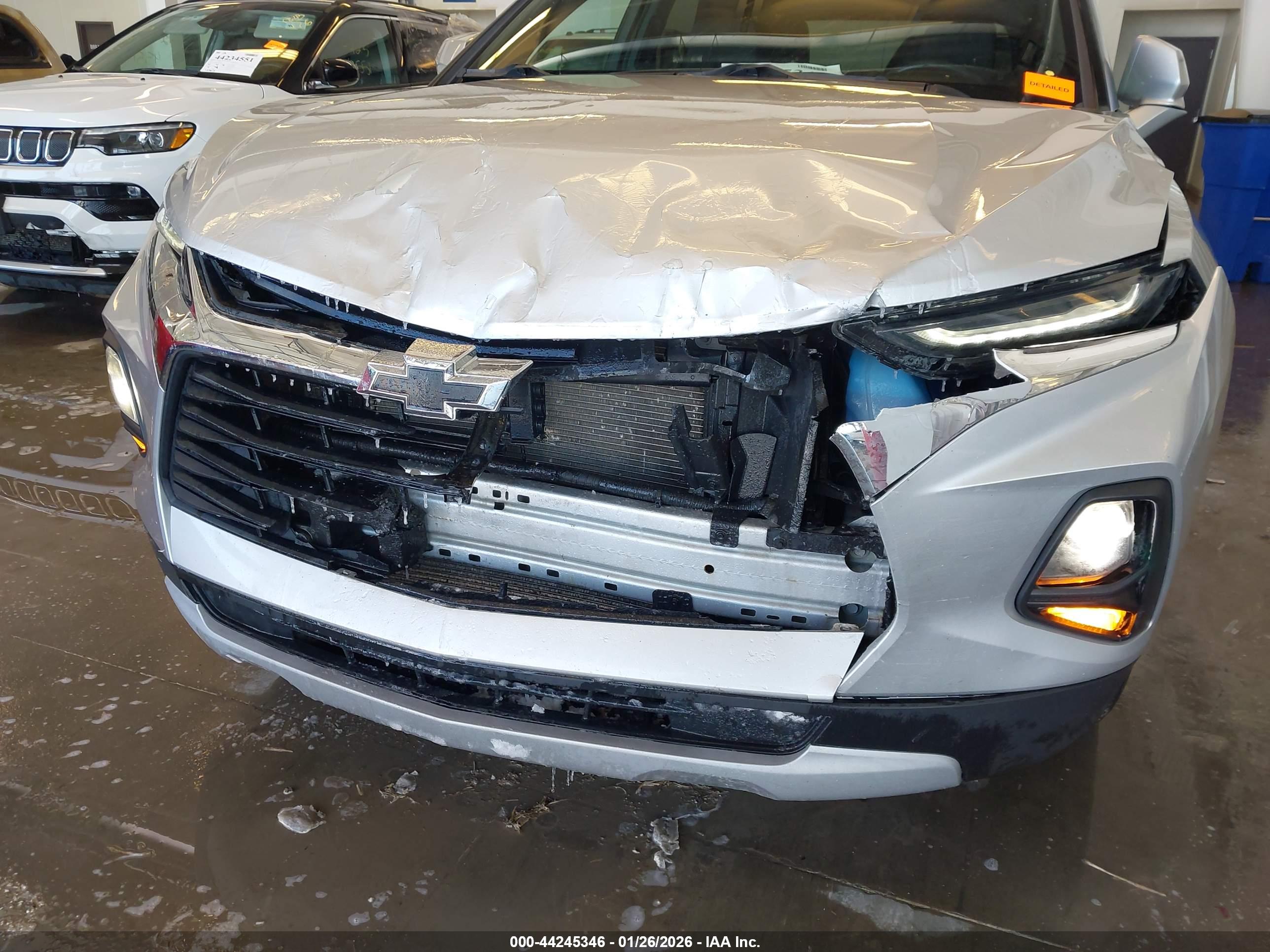CHEVROLET BLAZER image 6