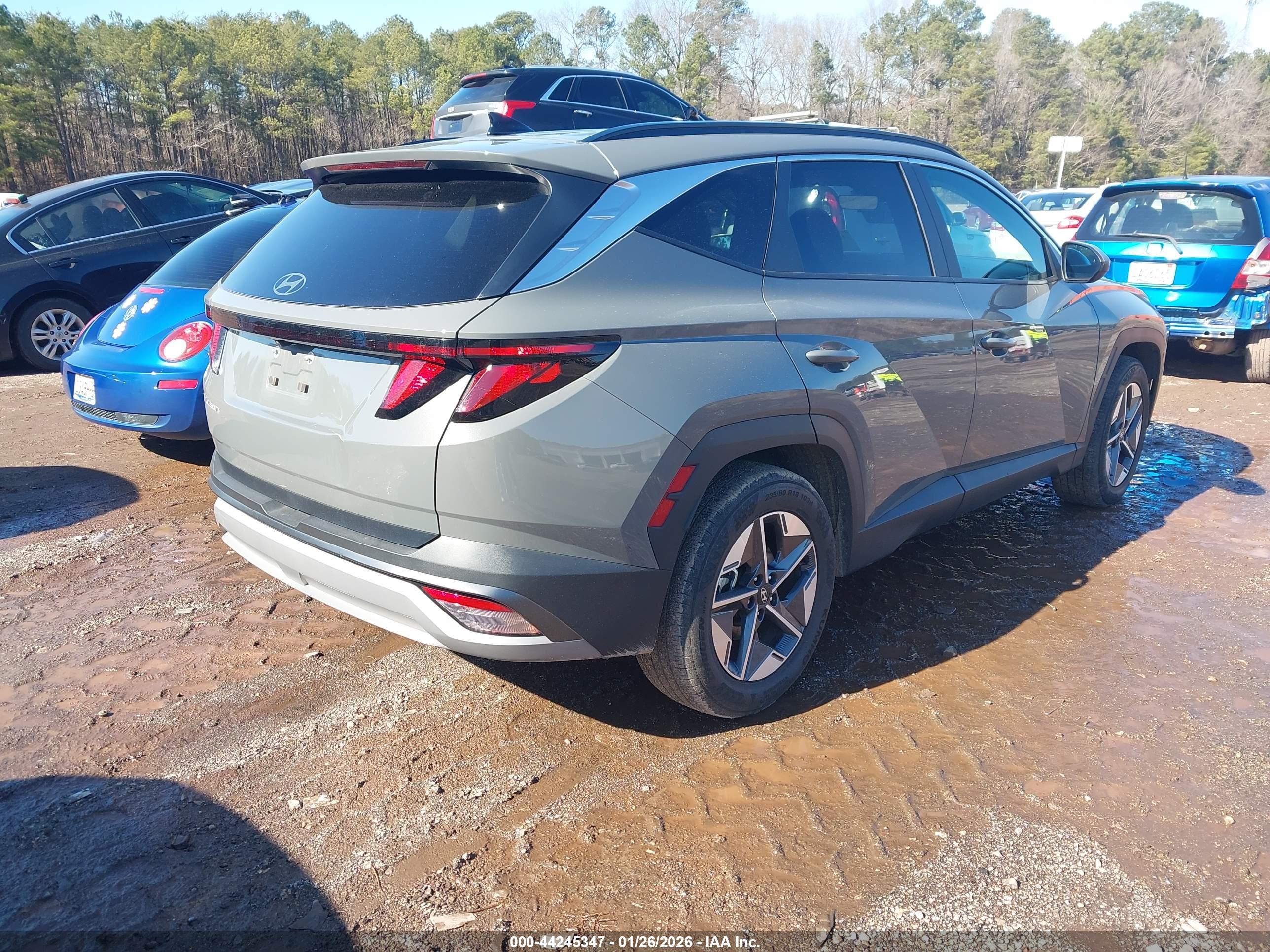 HYUNDAI TUCSON image 4
