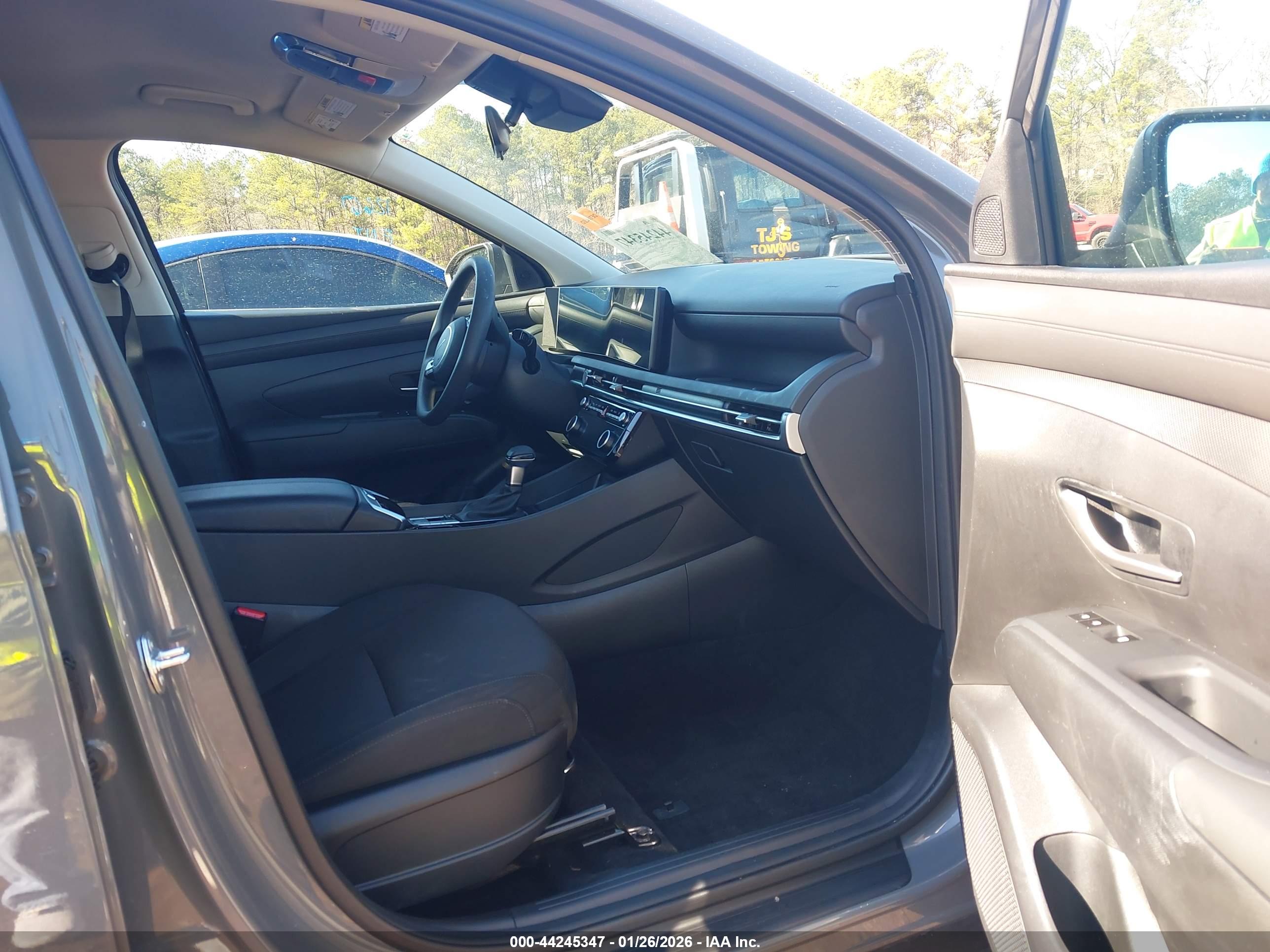 HYUNDAI TUCSON image 5