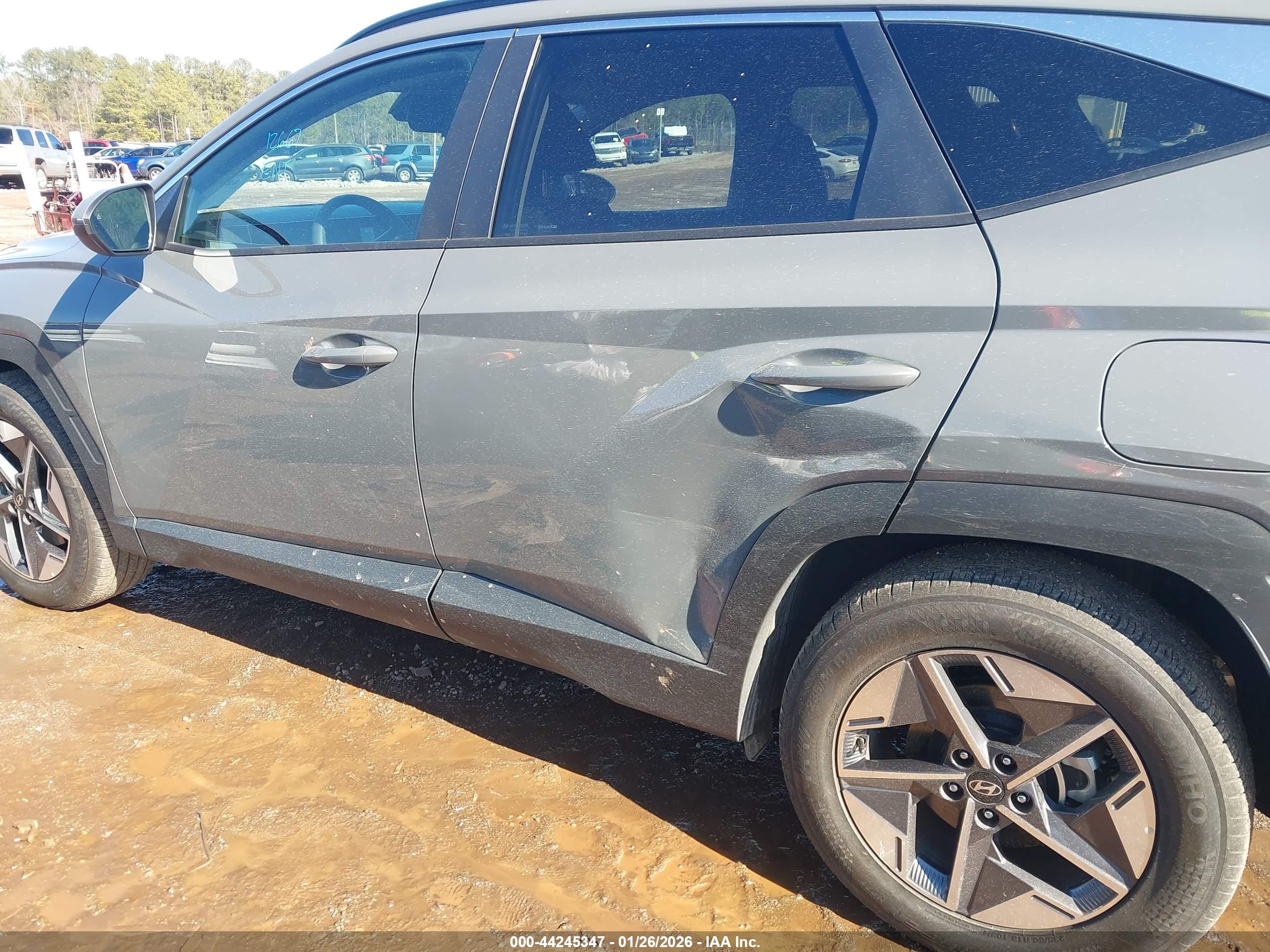 HYUNDAI TUCSON image 6