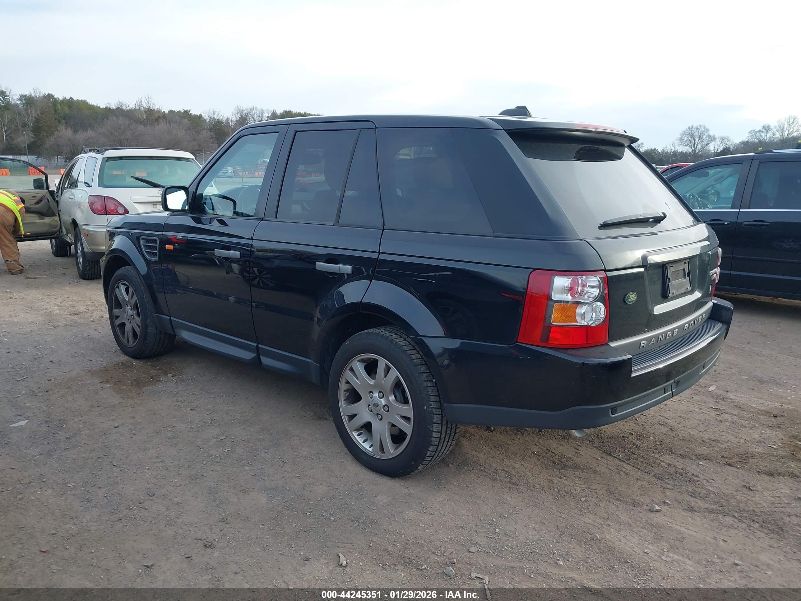 LAND ROVER image 3