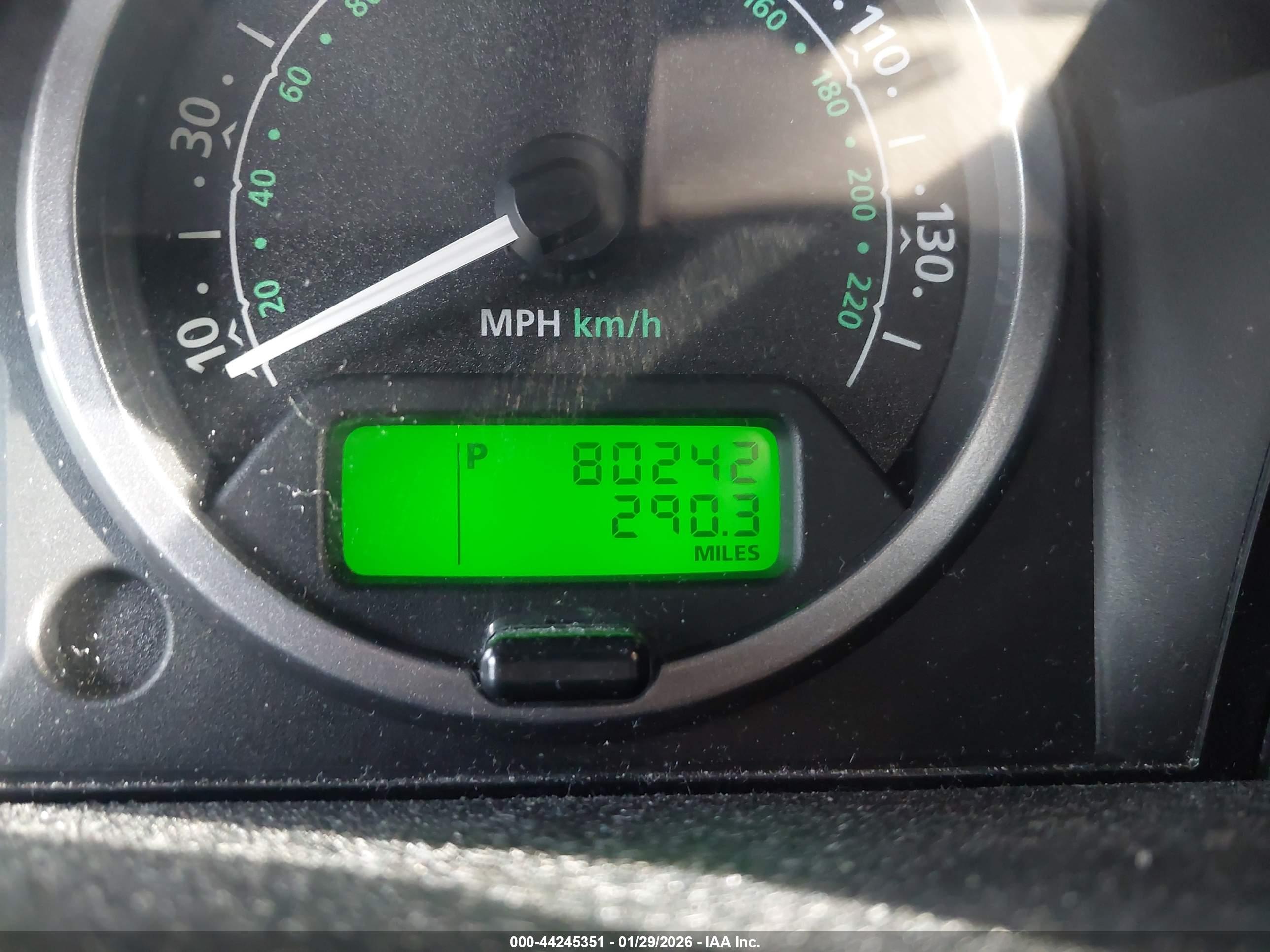 LAND ROVER image 7
