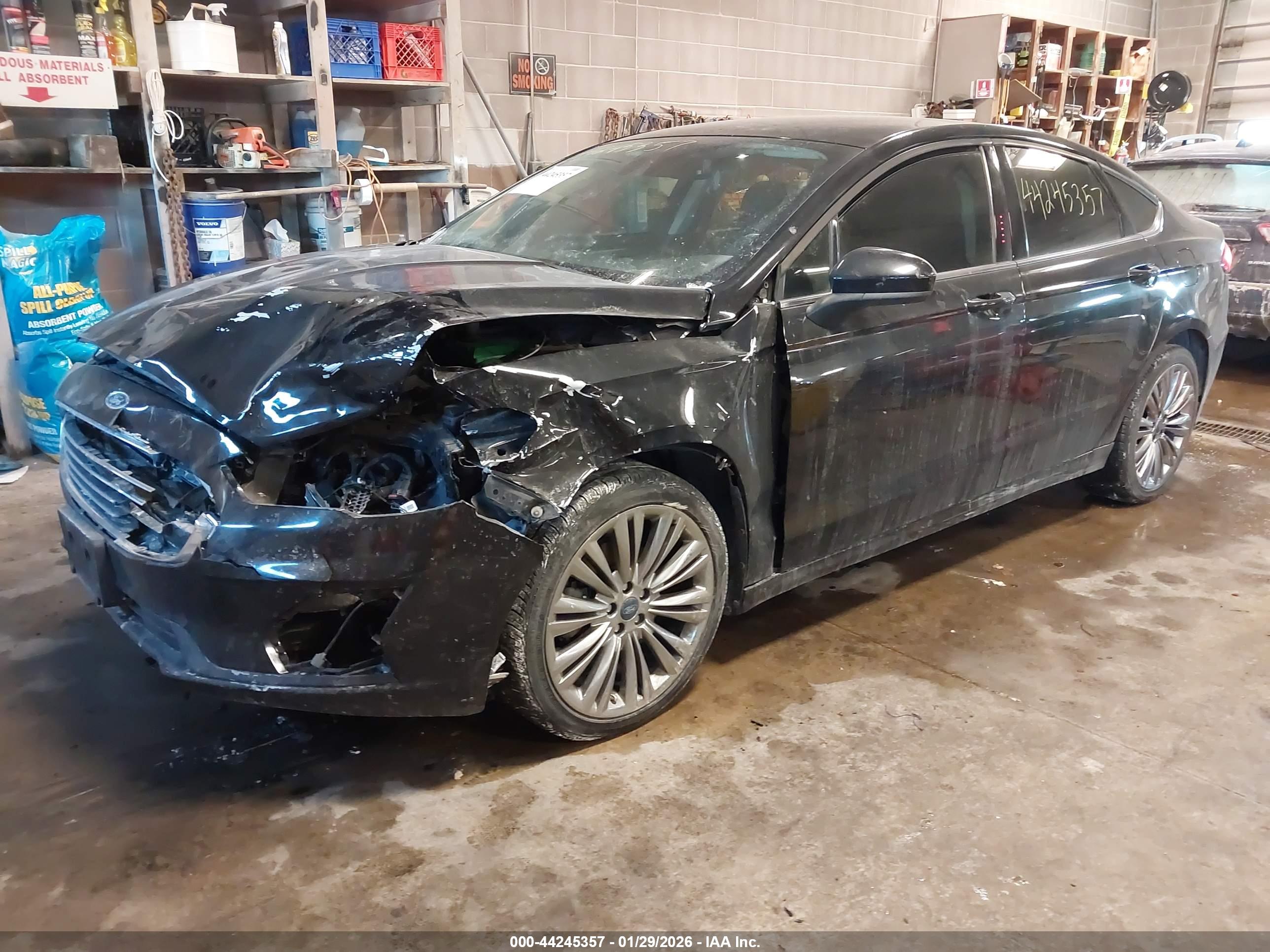 FORD FUSION image 2