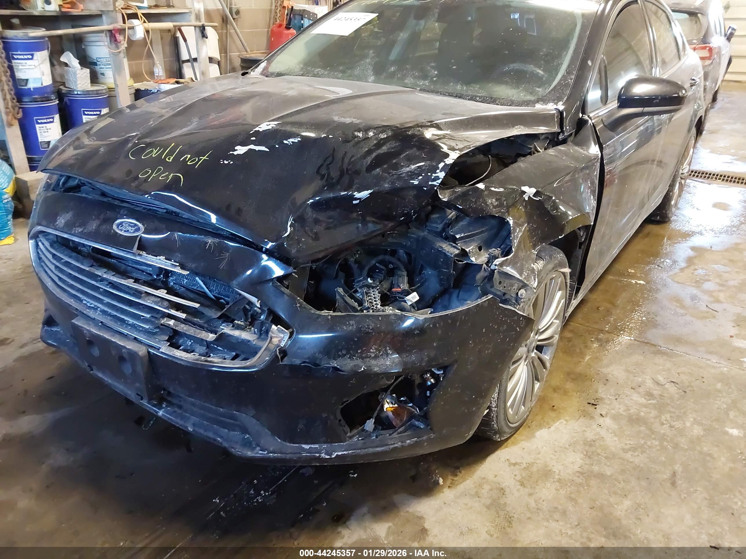 FORD FUSION image 6