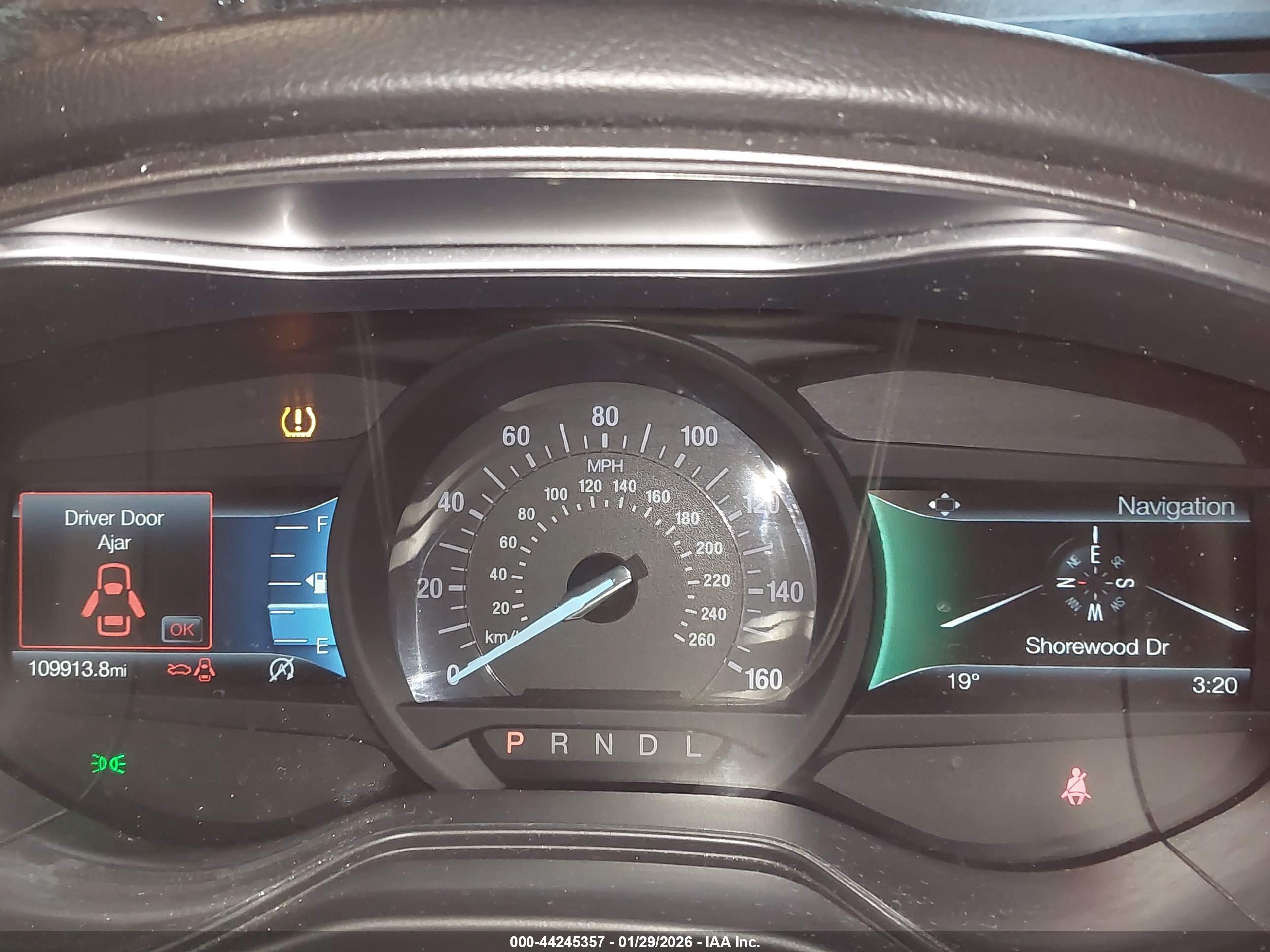 FORD FUSION image 7