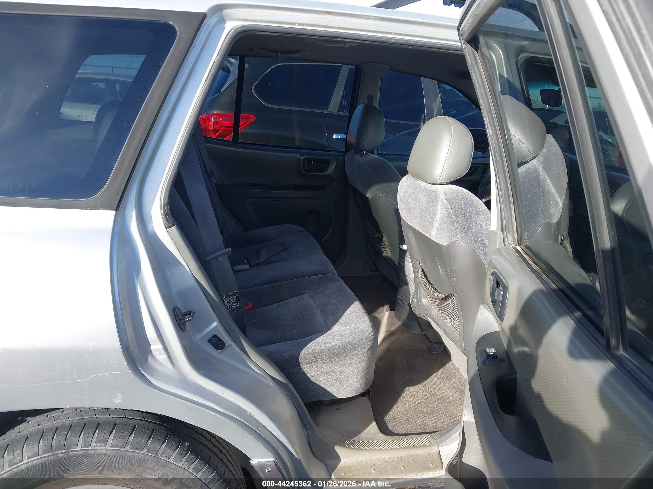 HYUNDAI SANTA image 8