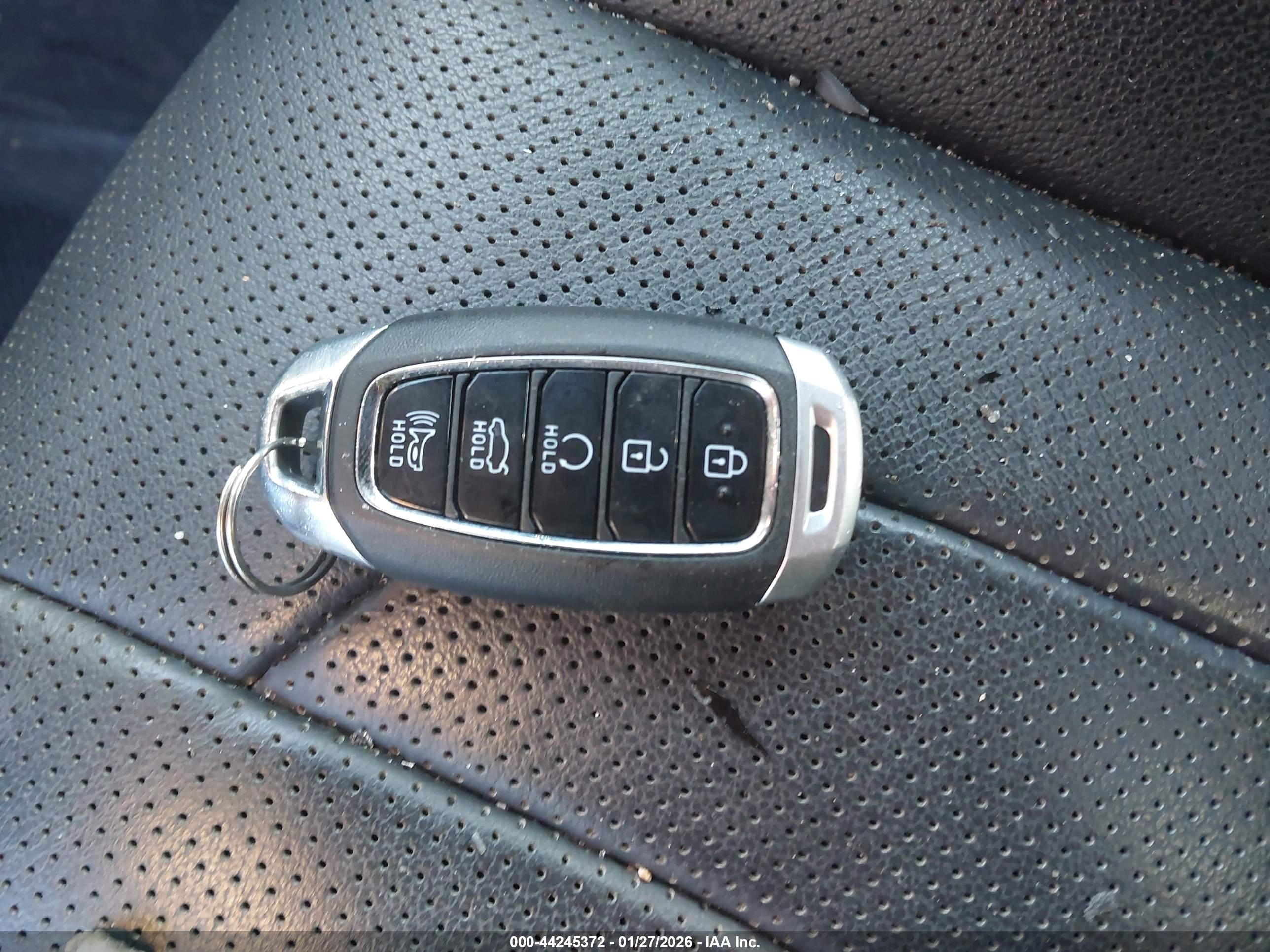 HYUNDAI ELANTRA image 11