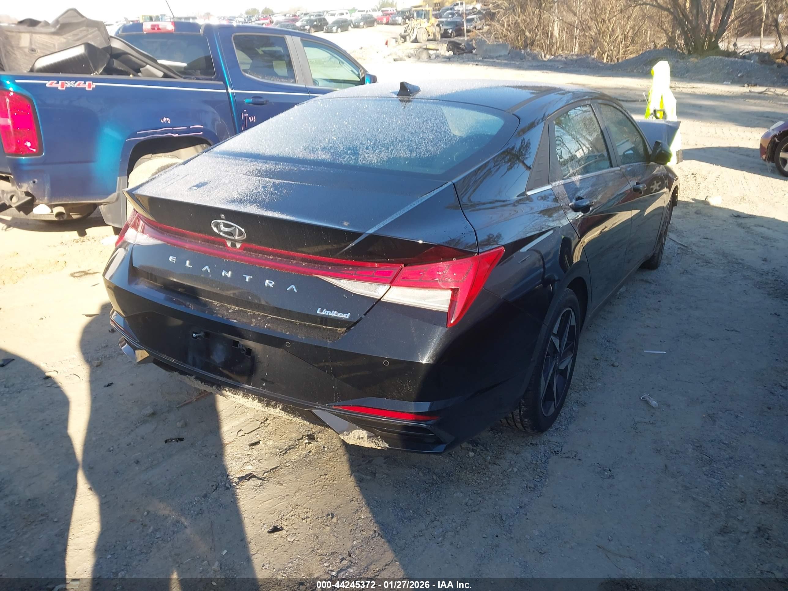 HYUNDAI ELANTRA image 4