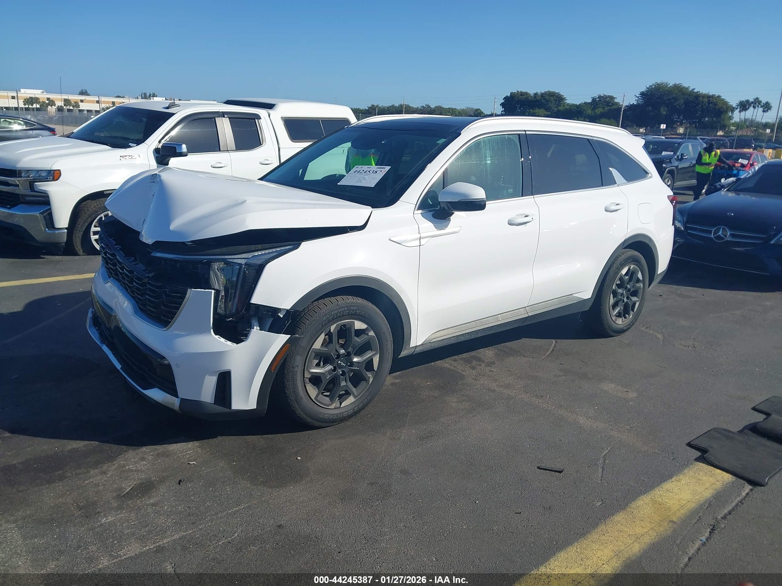 KIA SORENTO image 2