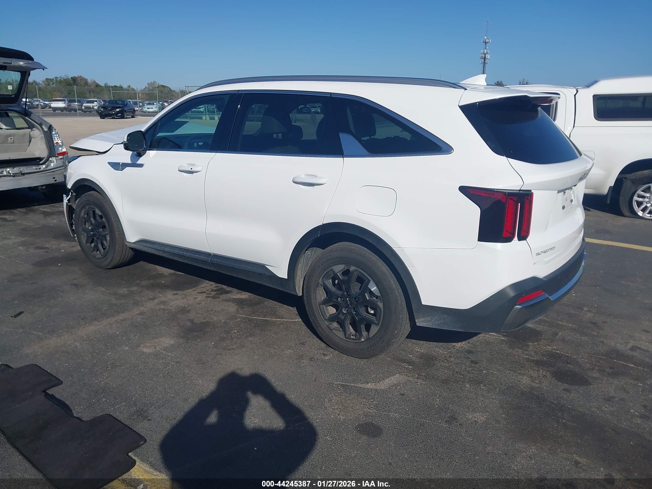 KIA SORENTO image 3