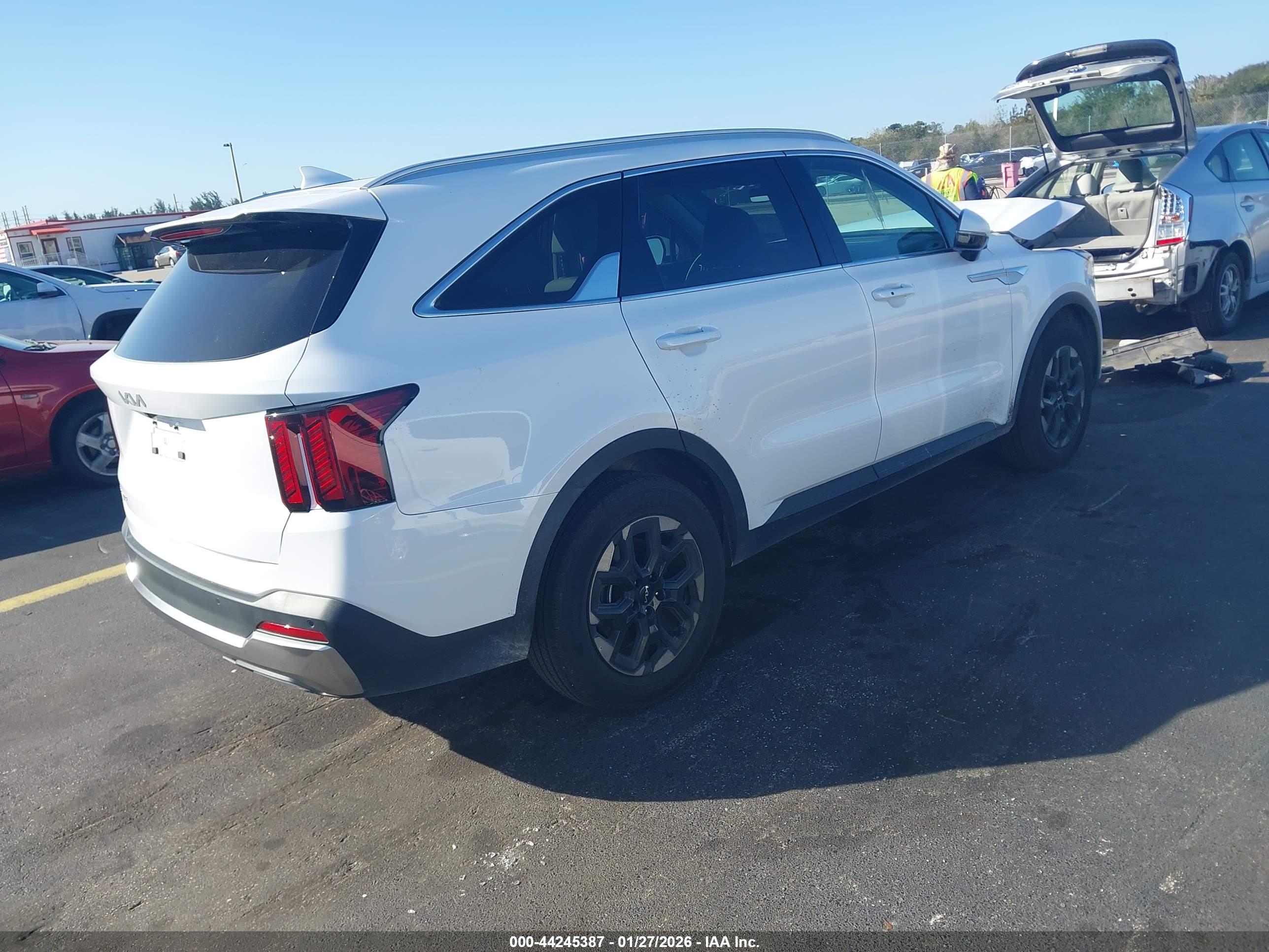 KIA SORENTO image 4