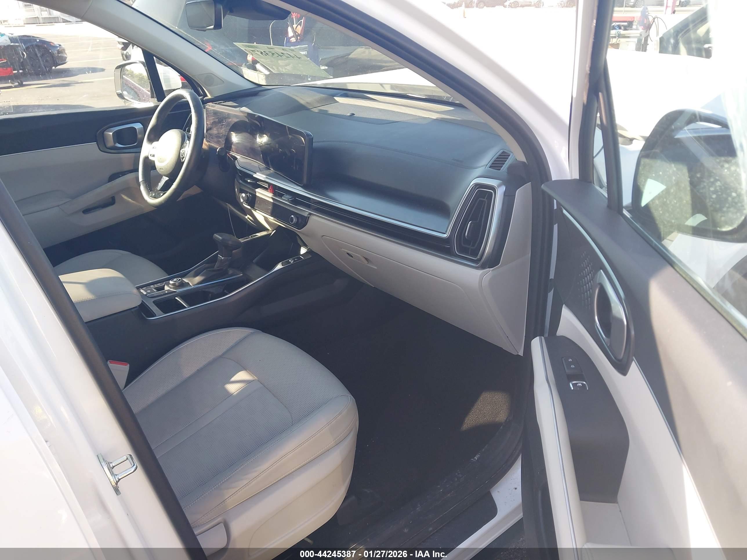 KIA SORENTO image 5