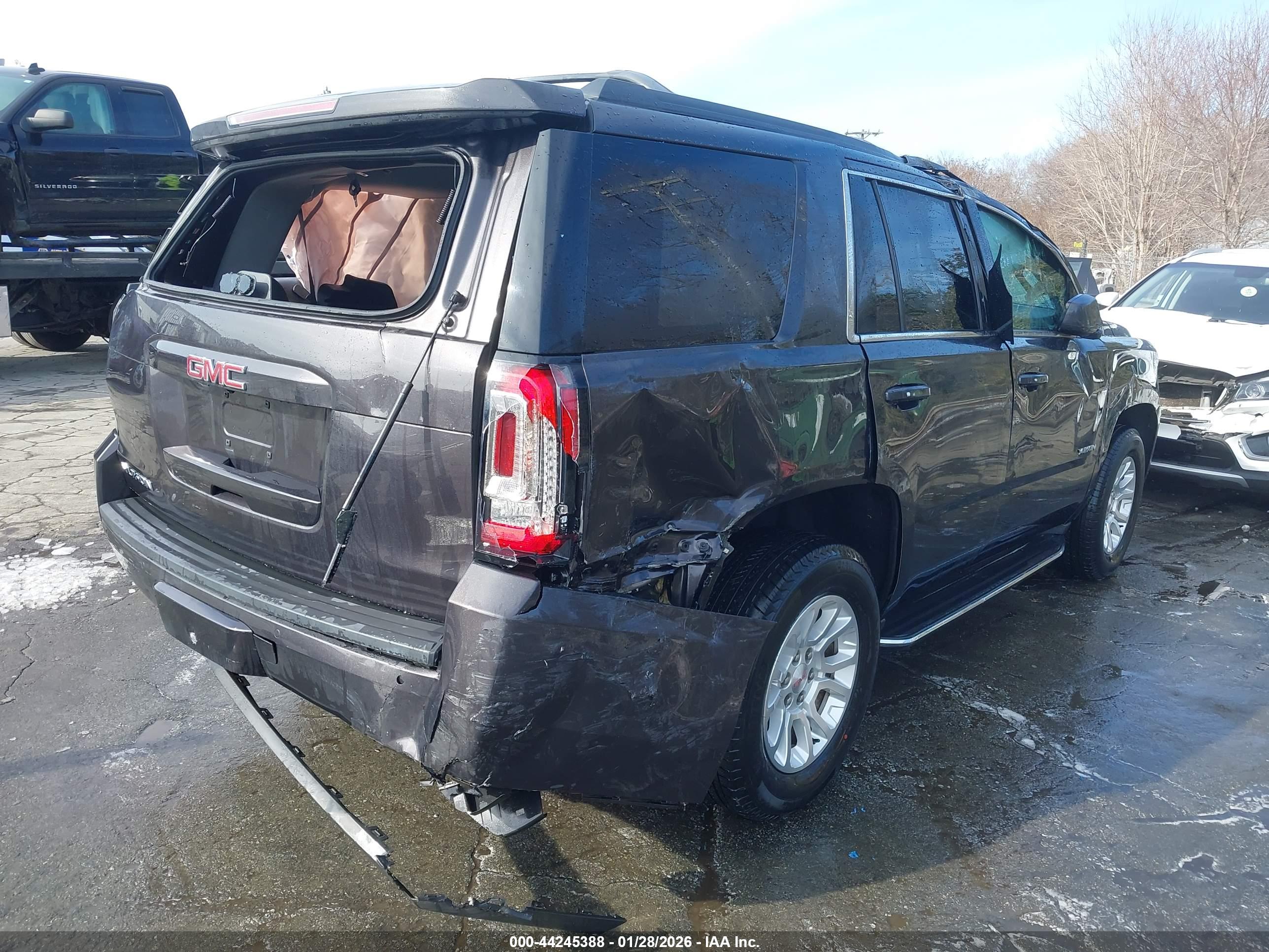 GMC YUKON image 4