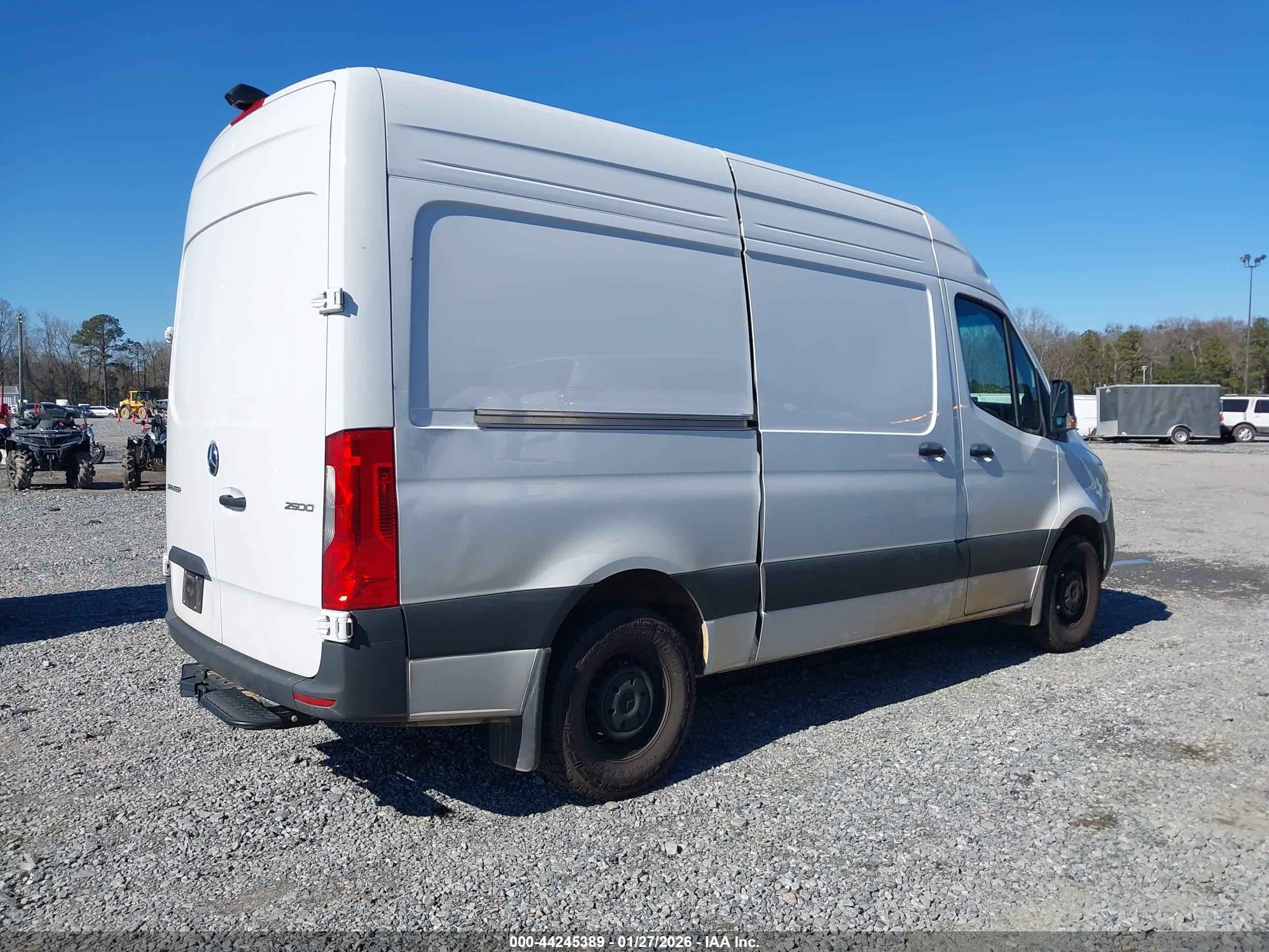 MERCEDES-BENZ SPRINTER image 4