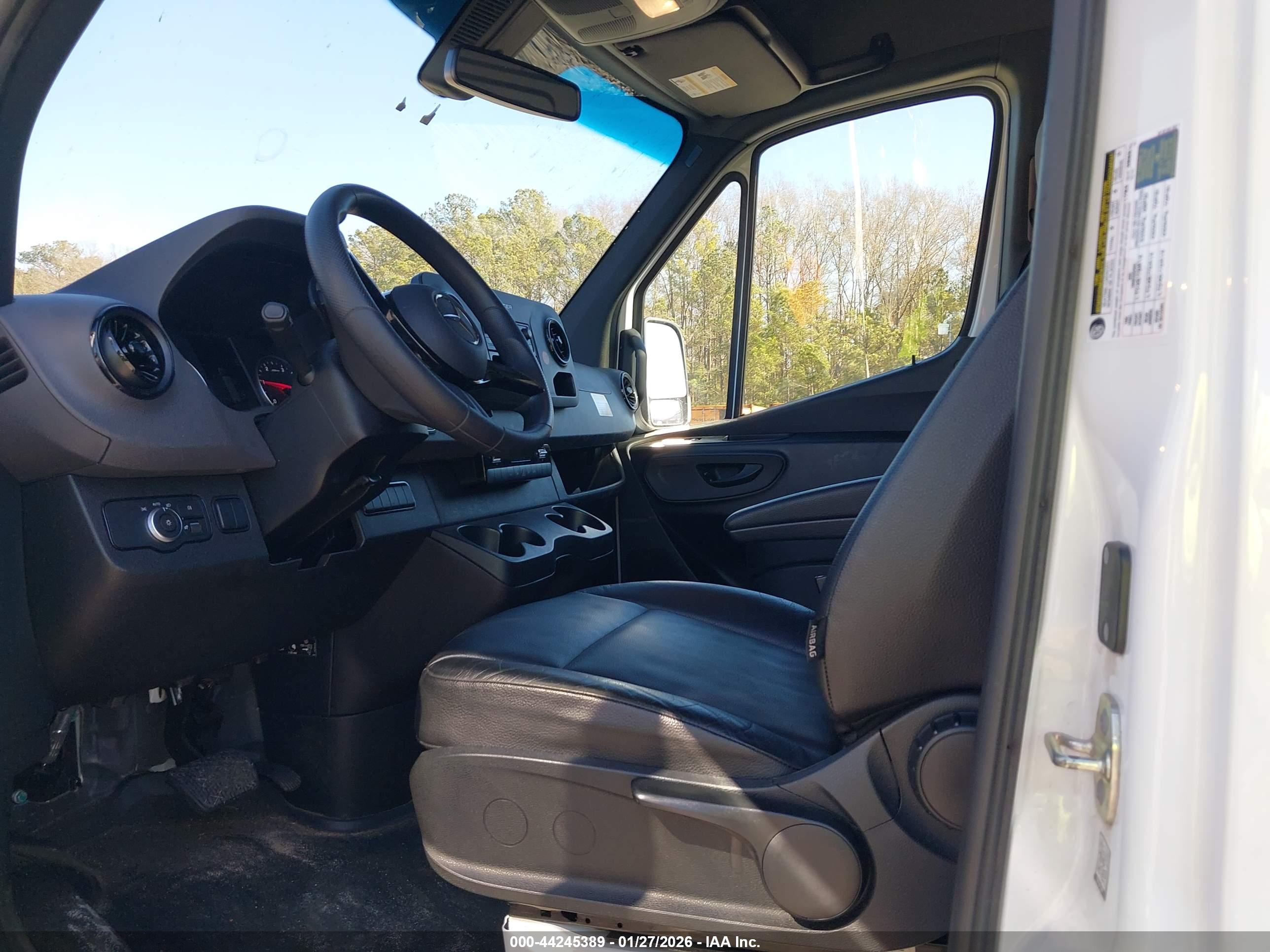 MERCEDES-BENZ SPRINTER image 5