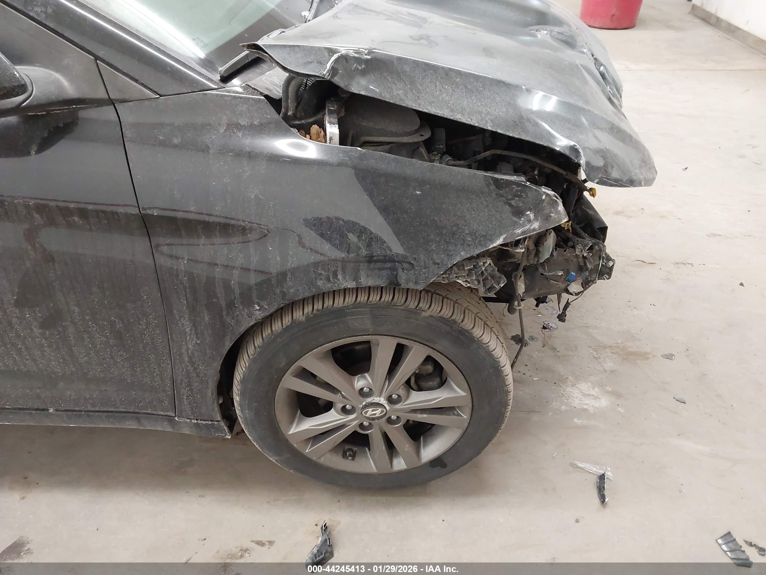 HYUNDAI ELANTRA image 6