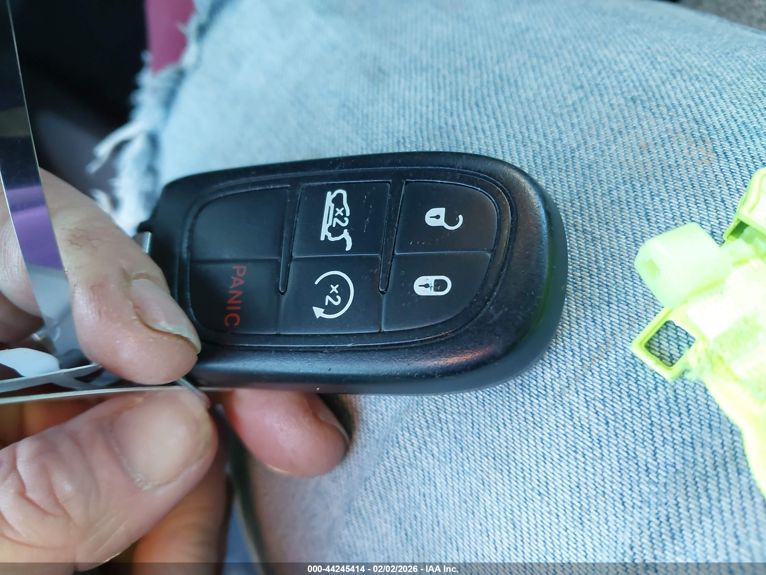 JEEP CHEROKEE image 11
