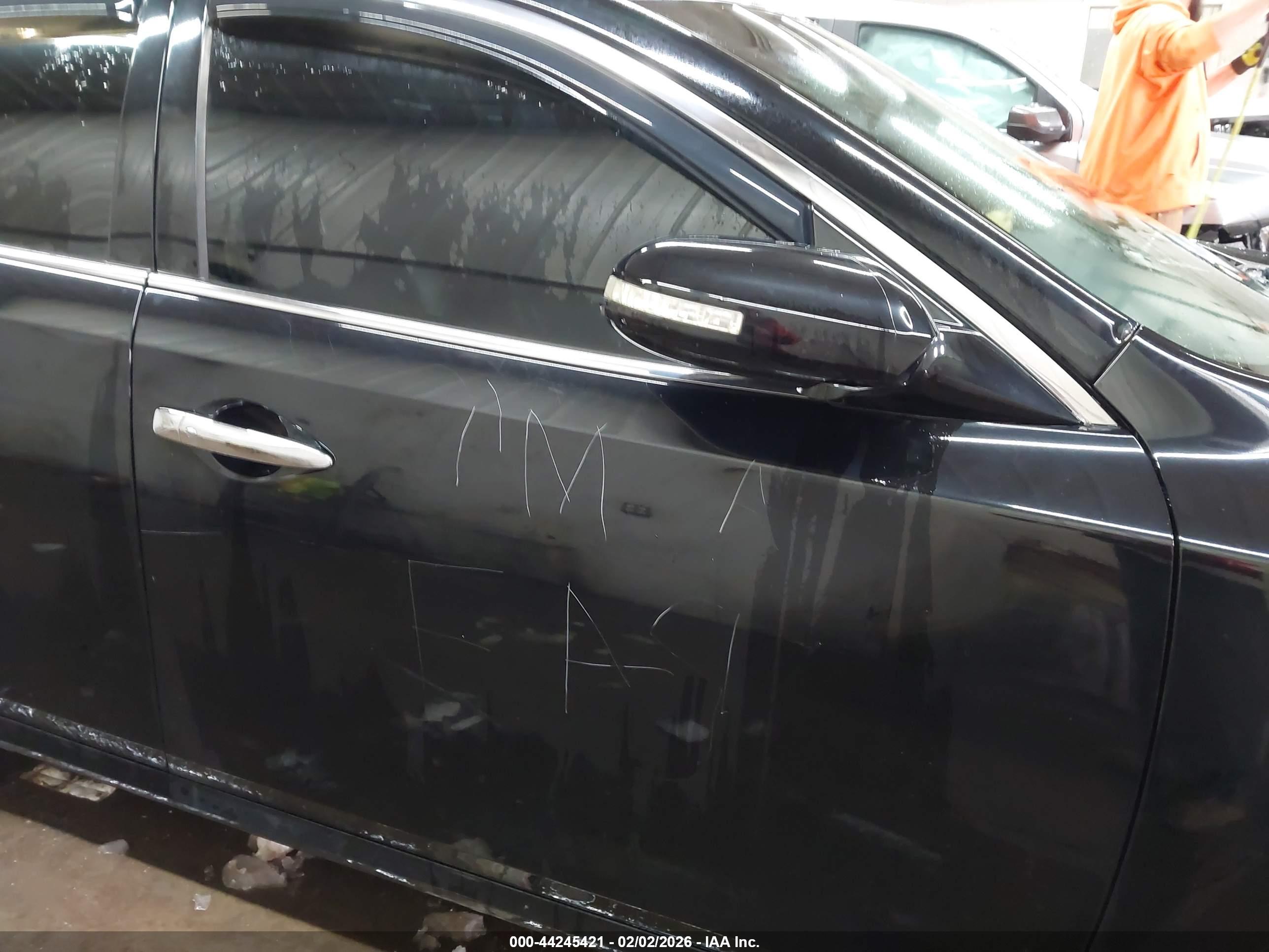 NISSAN MAXIMA image 6