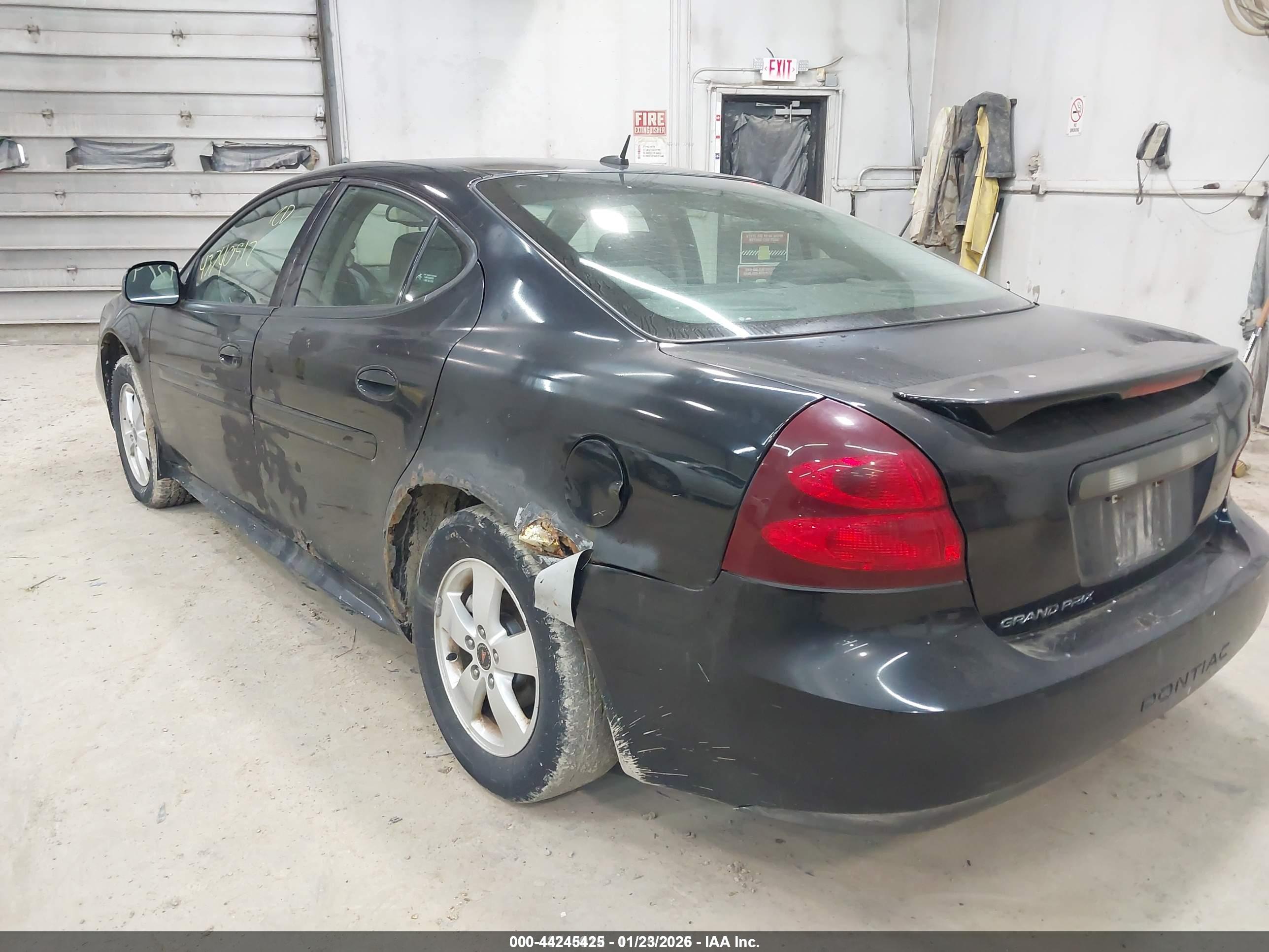 PONTIAC GRAND image 3