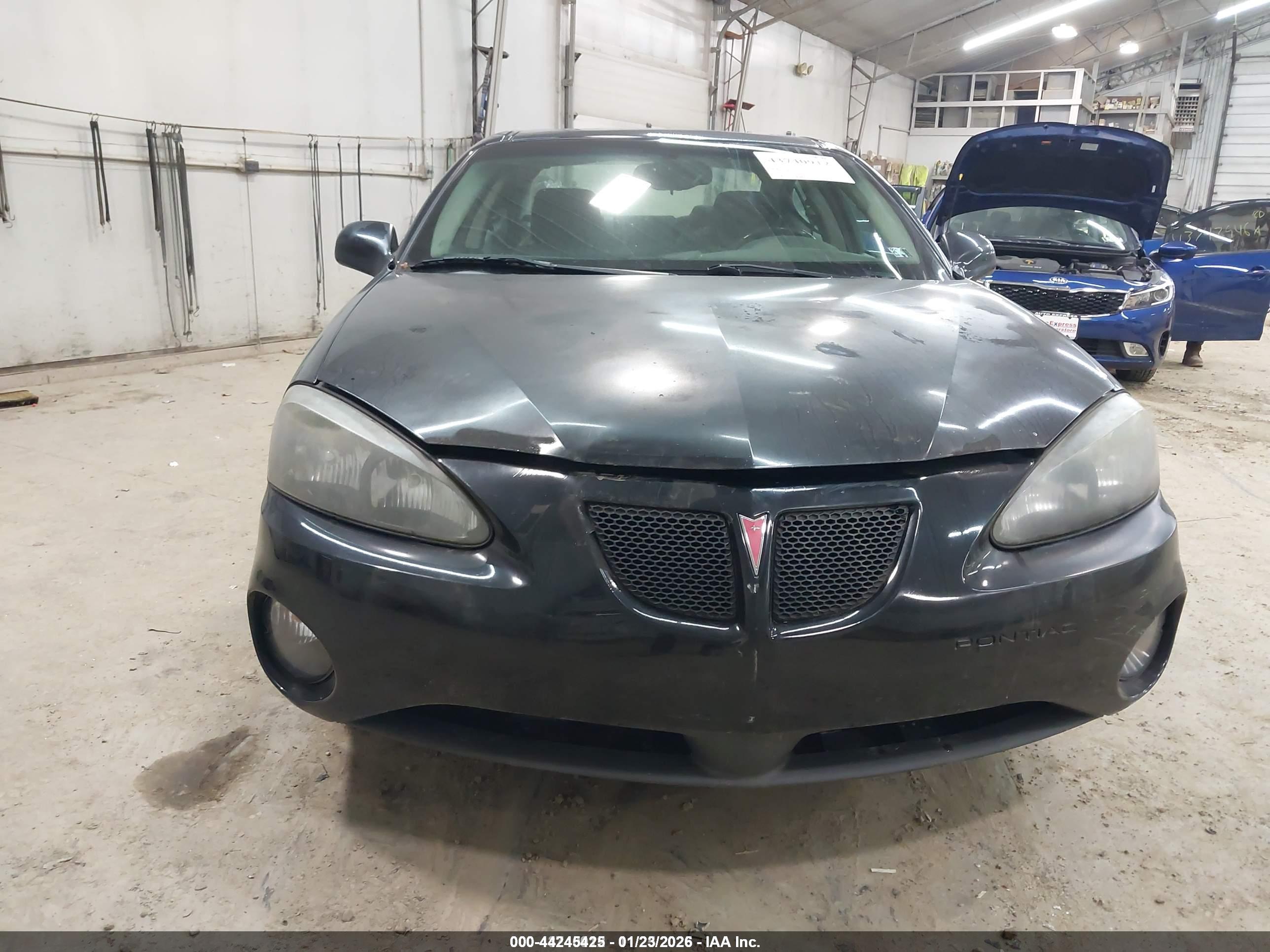 PONTIAC GRAND image 6