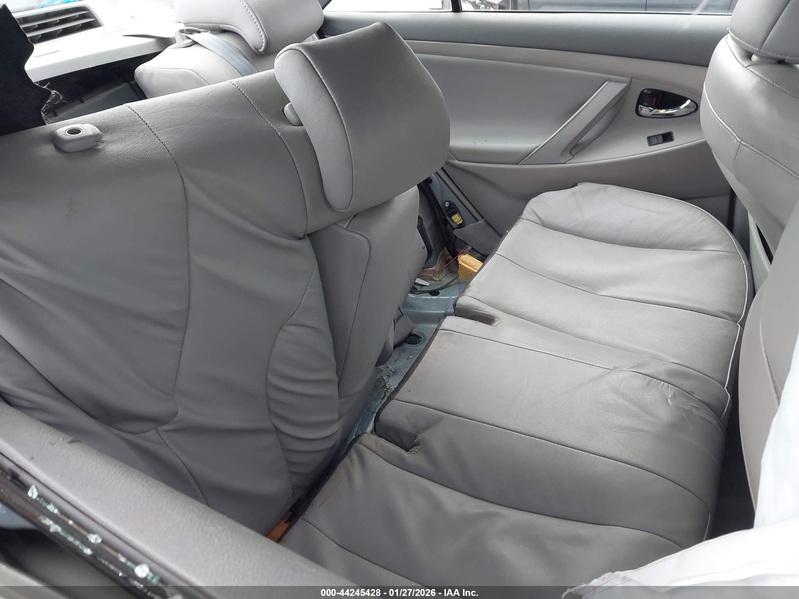 TOYOTA CAMRY image 8