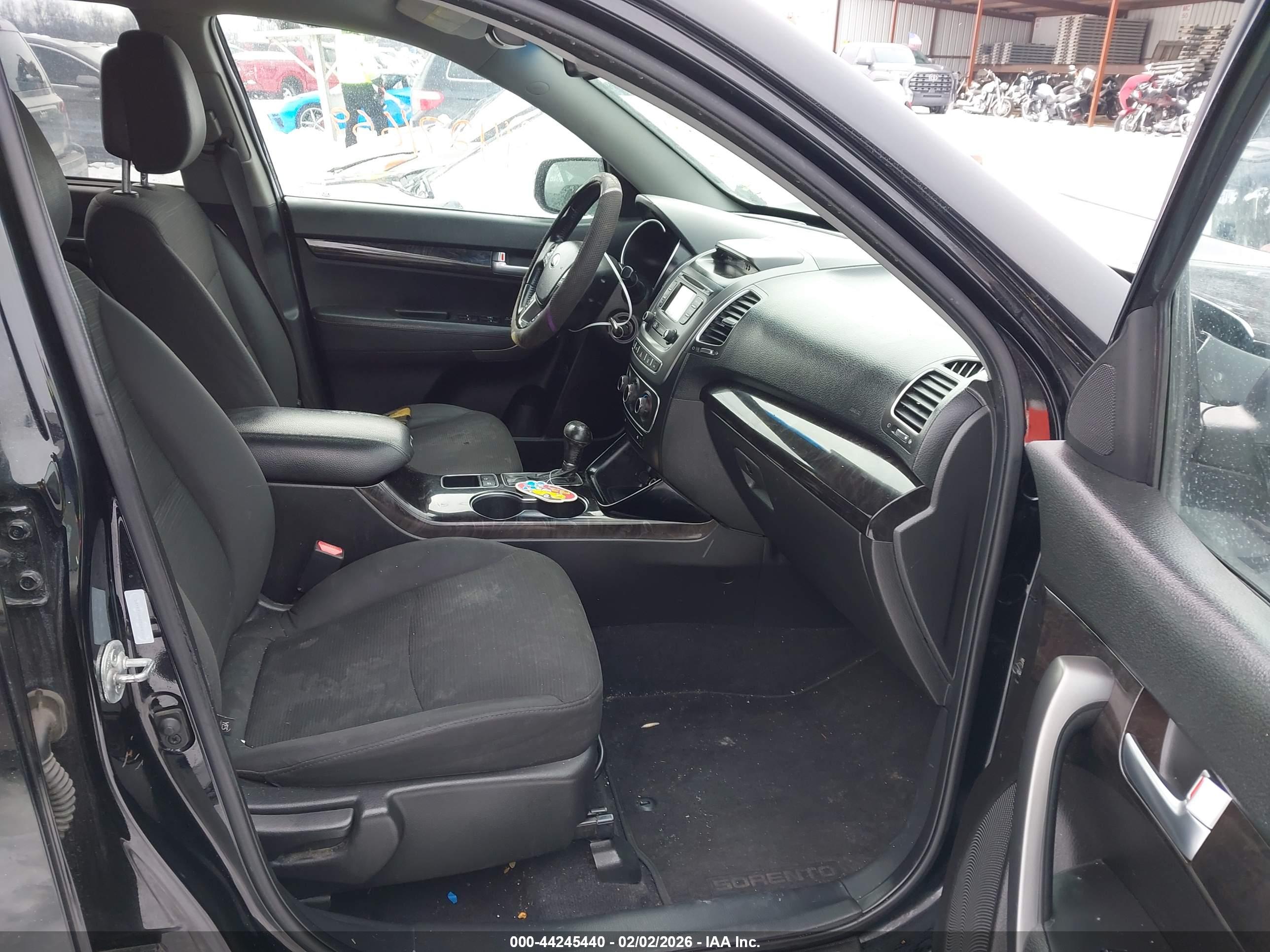 KIA SORENTO image 5