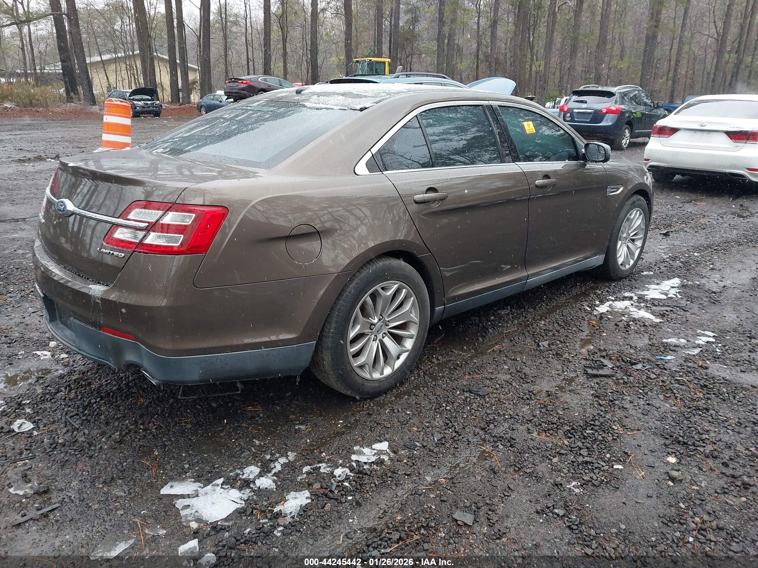 FORD TAURUS image 4