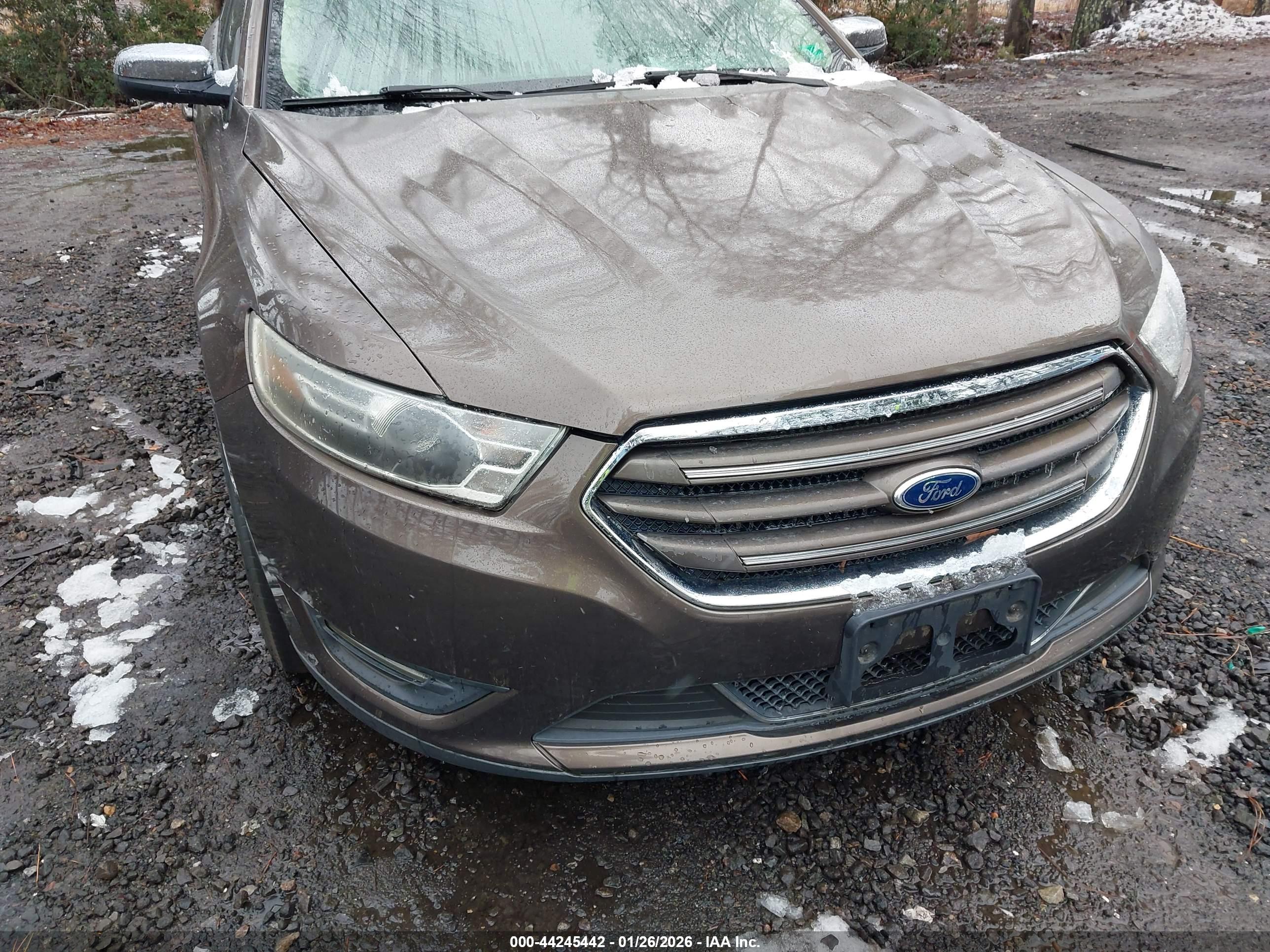FORD TAURUS image 6