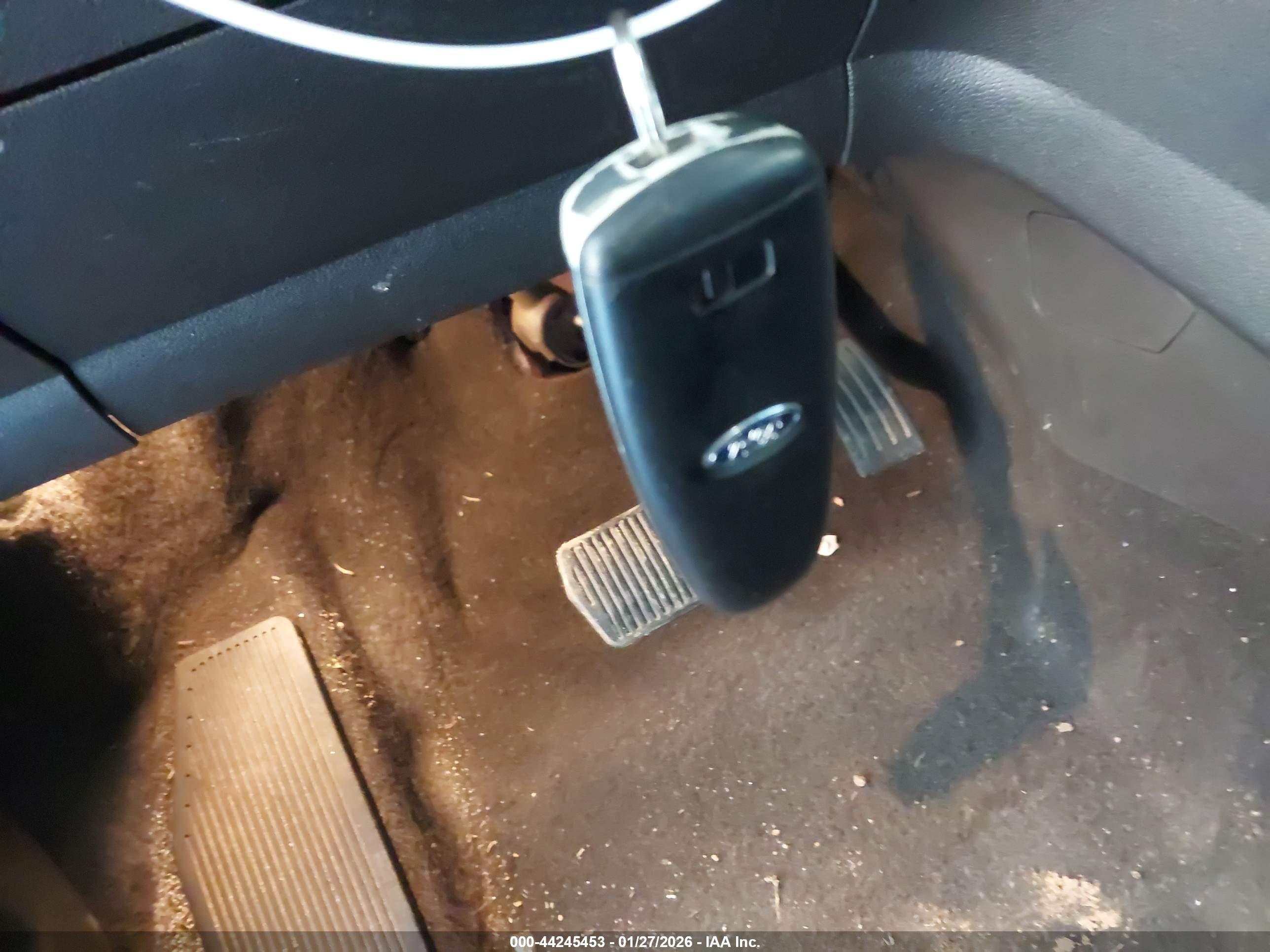 FORD ESCAPE image 11