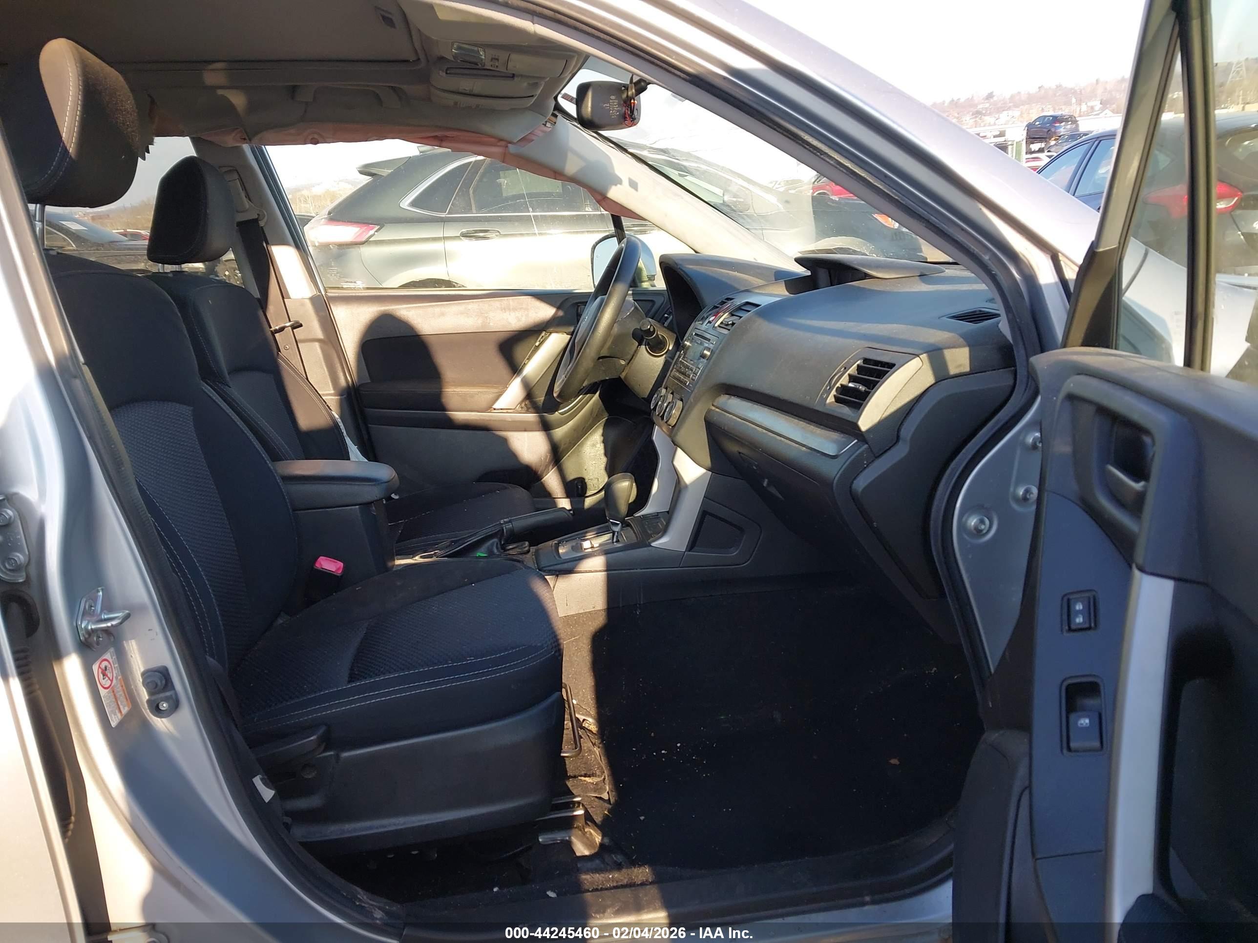 SUBARU FORESTER image 5