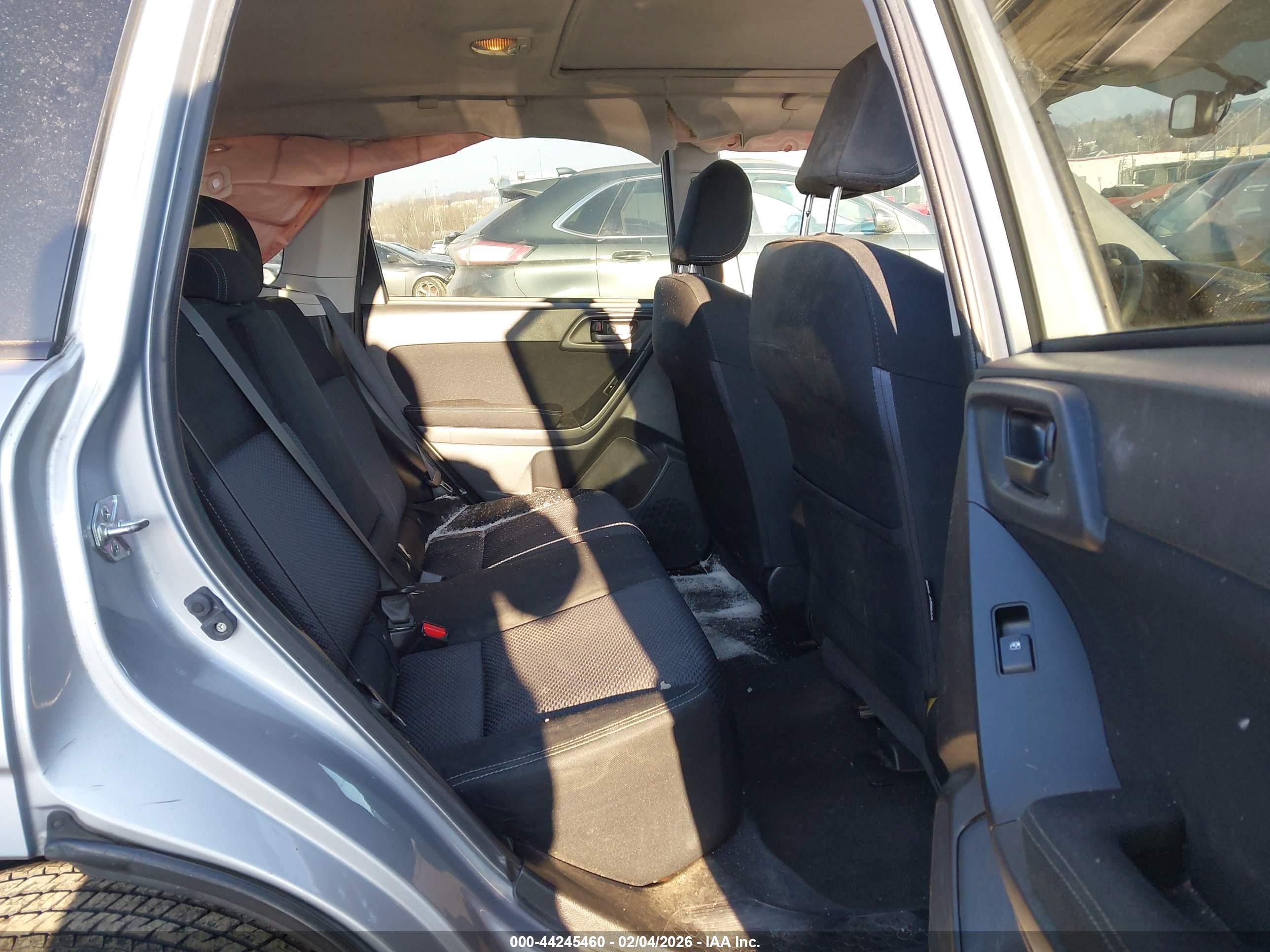 SUBARU FORESTER image 8