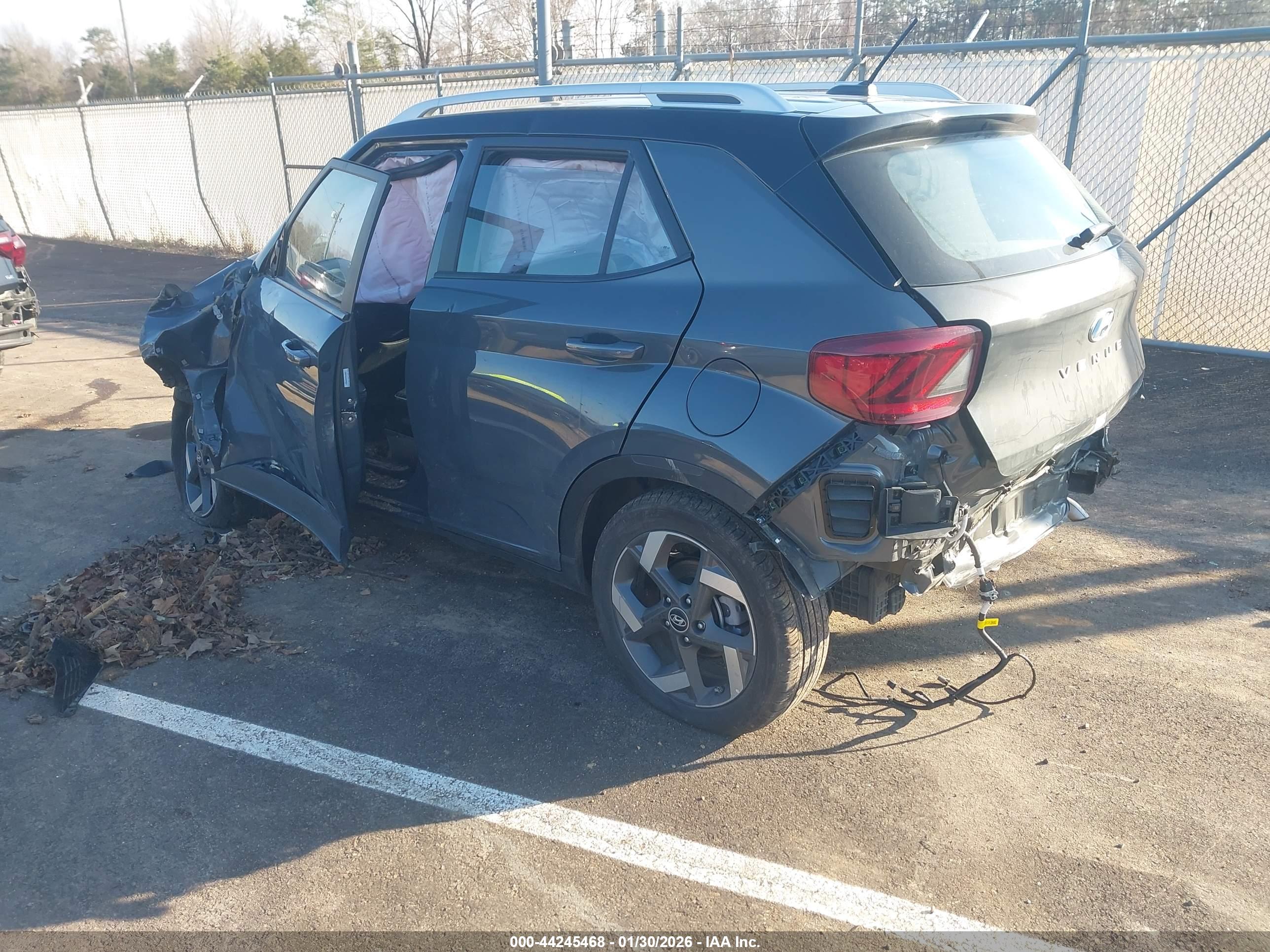 HYUNDAI VENUE image 3