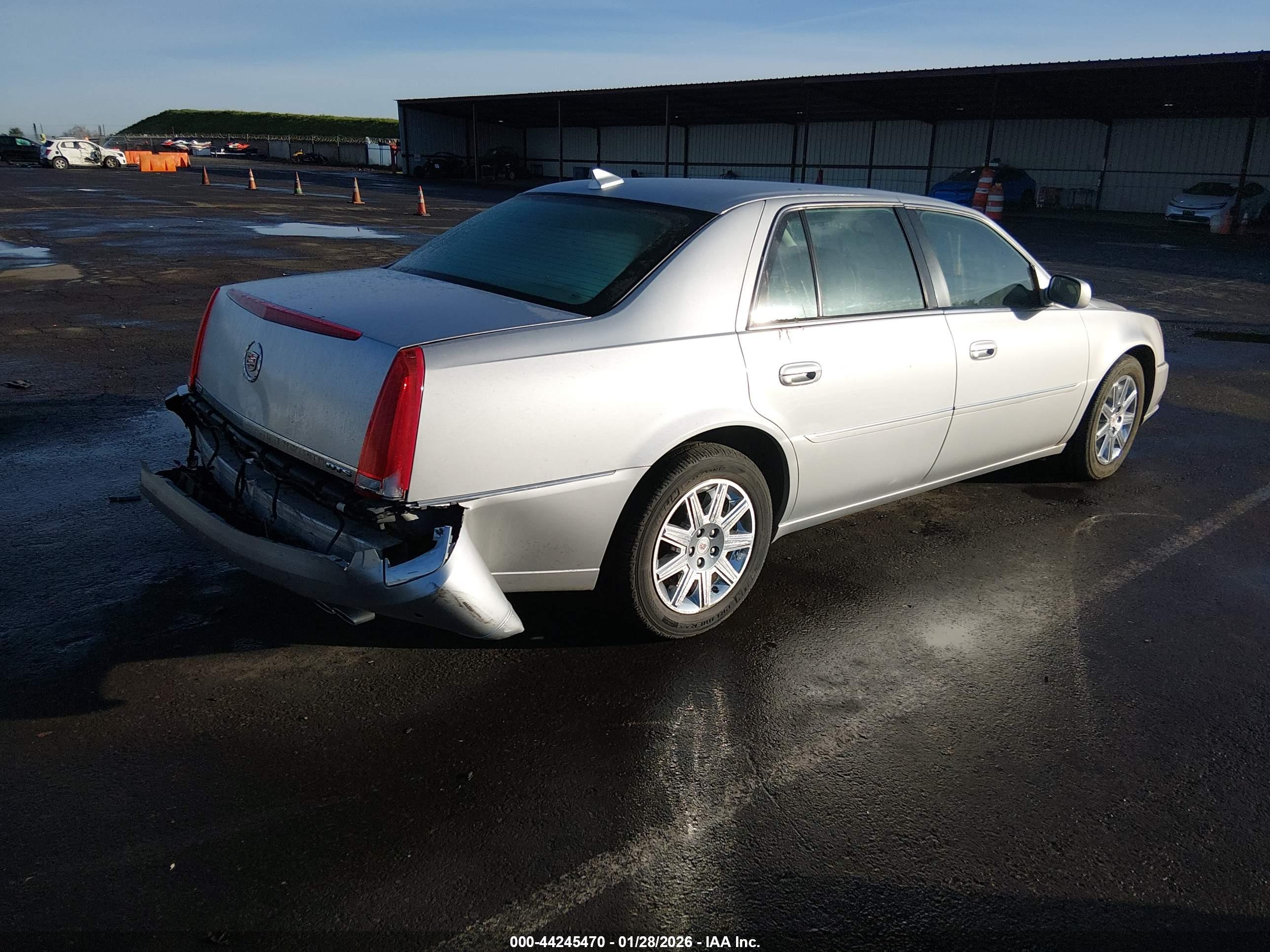 CADILLAC DTS image 4