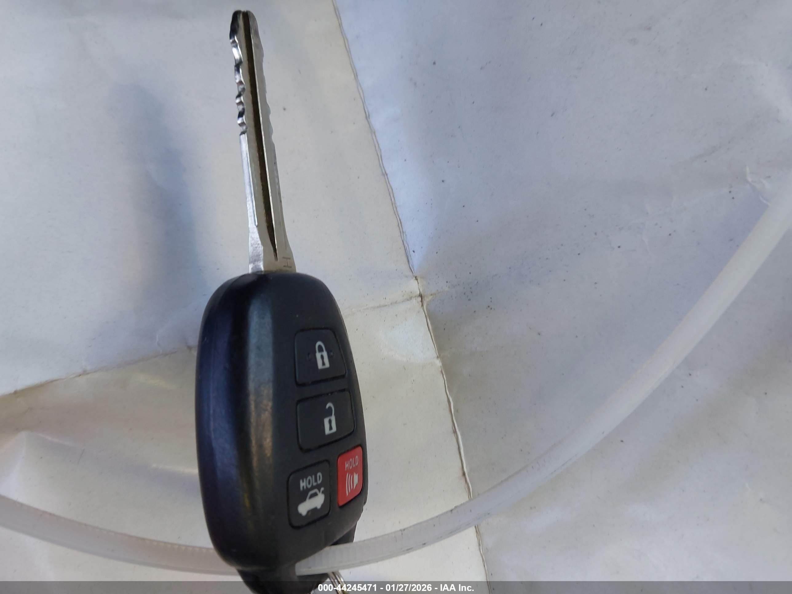 TOYOTA COROLLA image 11