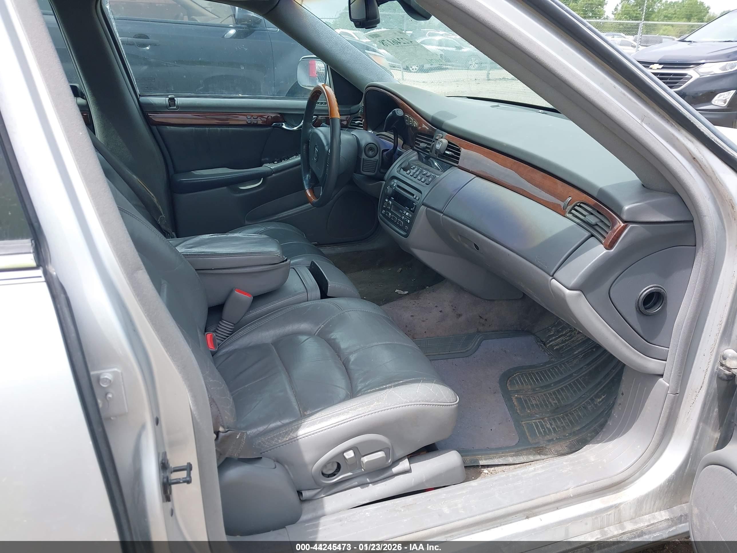 CADILLAC DEVILLE image 5