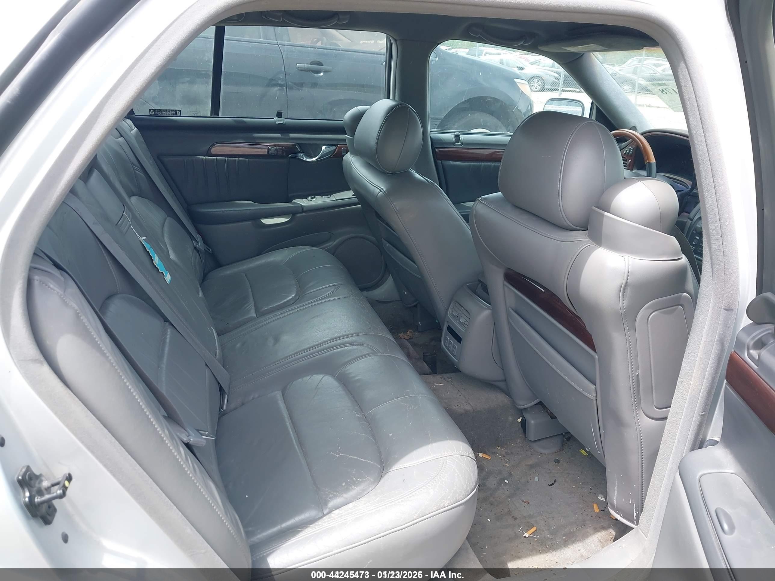 CADILLAC DEVILLE image 8