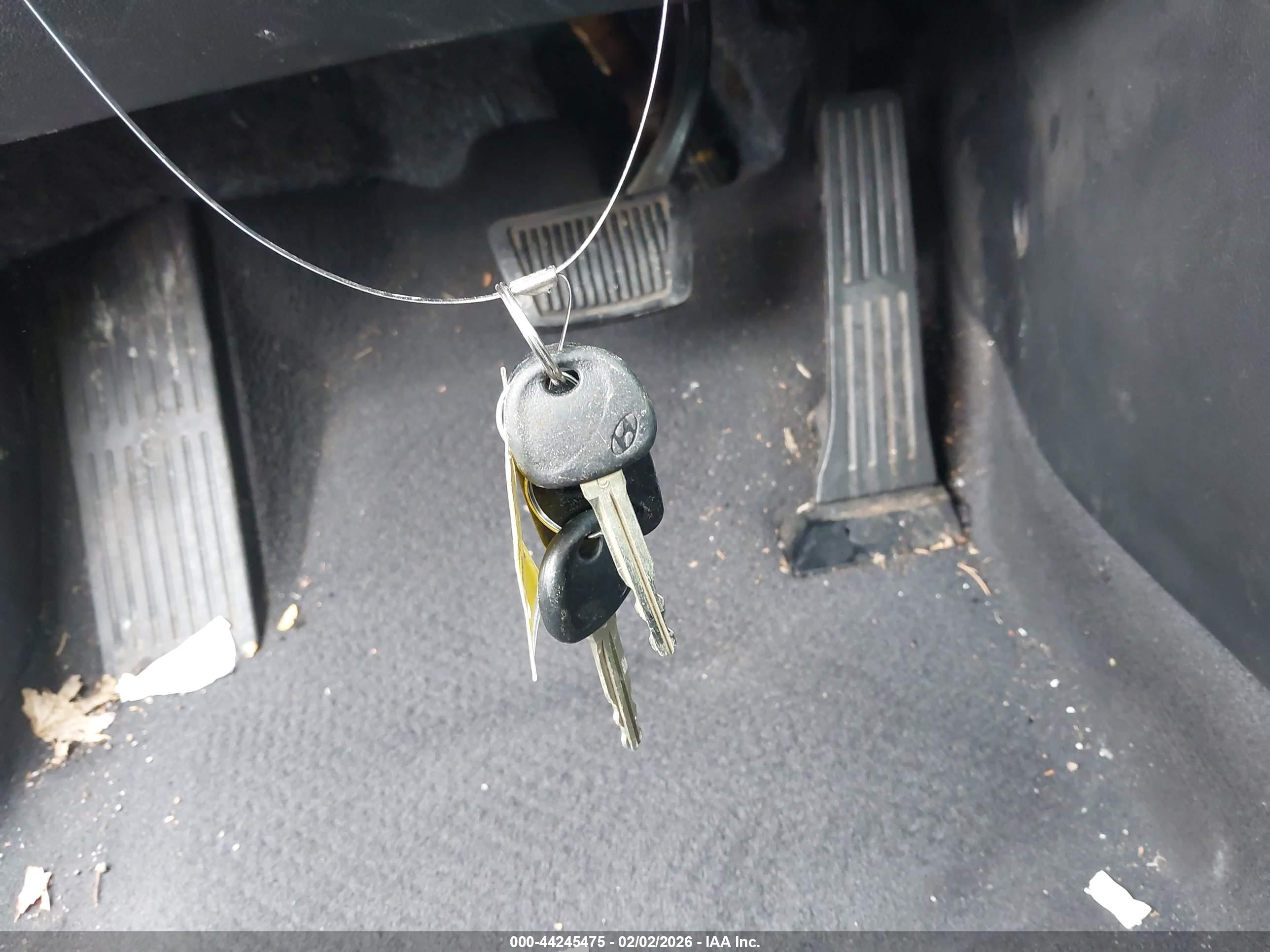 HYUNDAI ELANTRA image 11