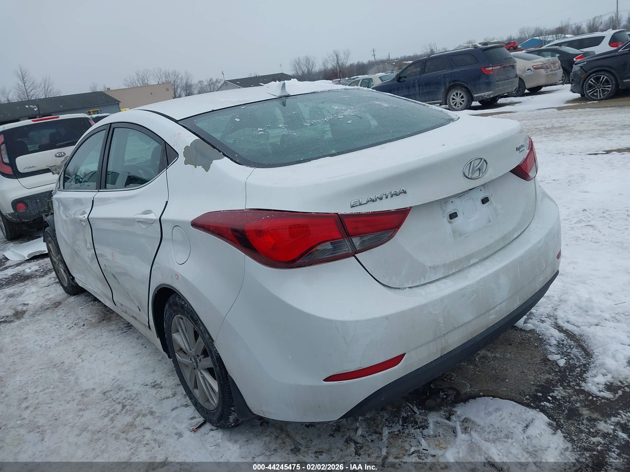 HYUNDAI ELANTRA image 3