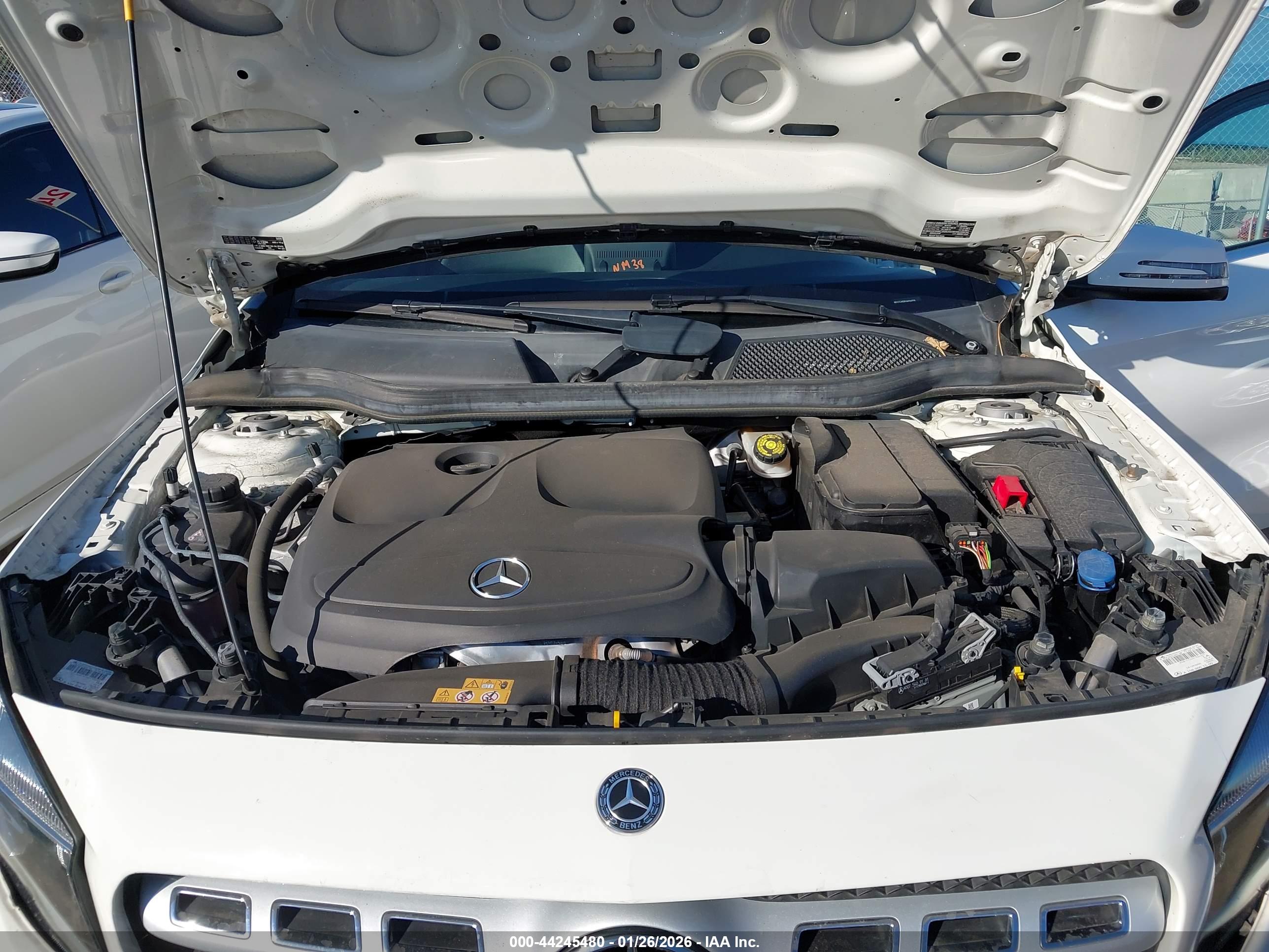 MERCEDES-BENZ GLA image 10