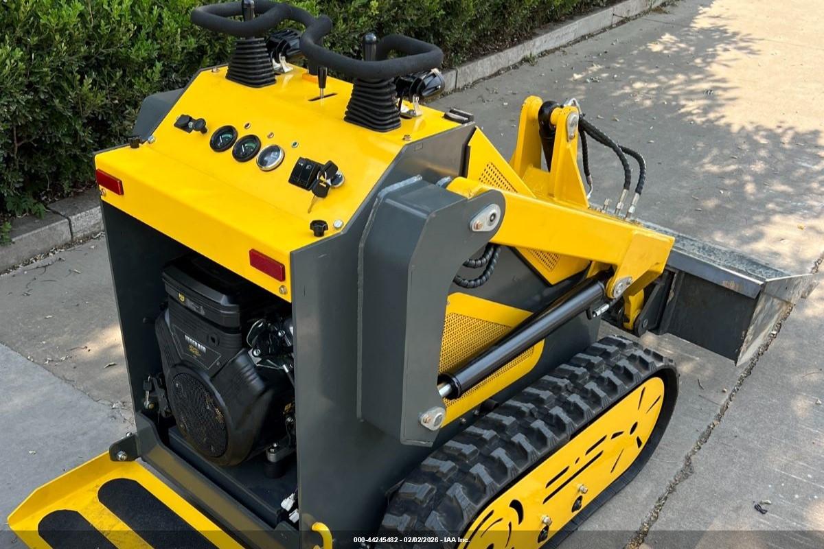 SKID STEER image 3