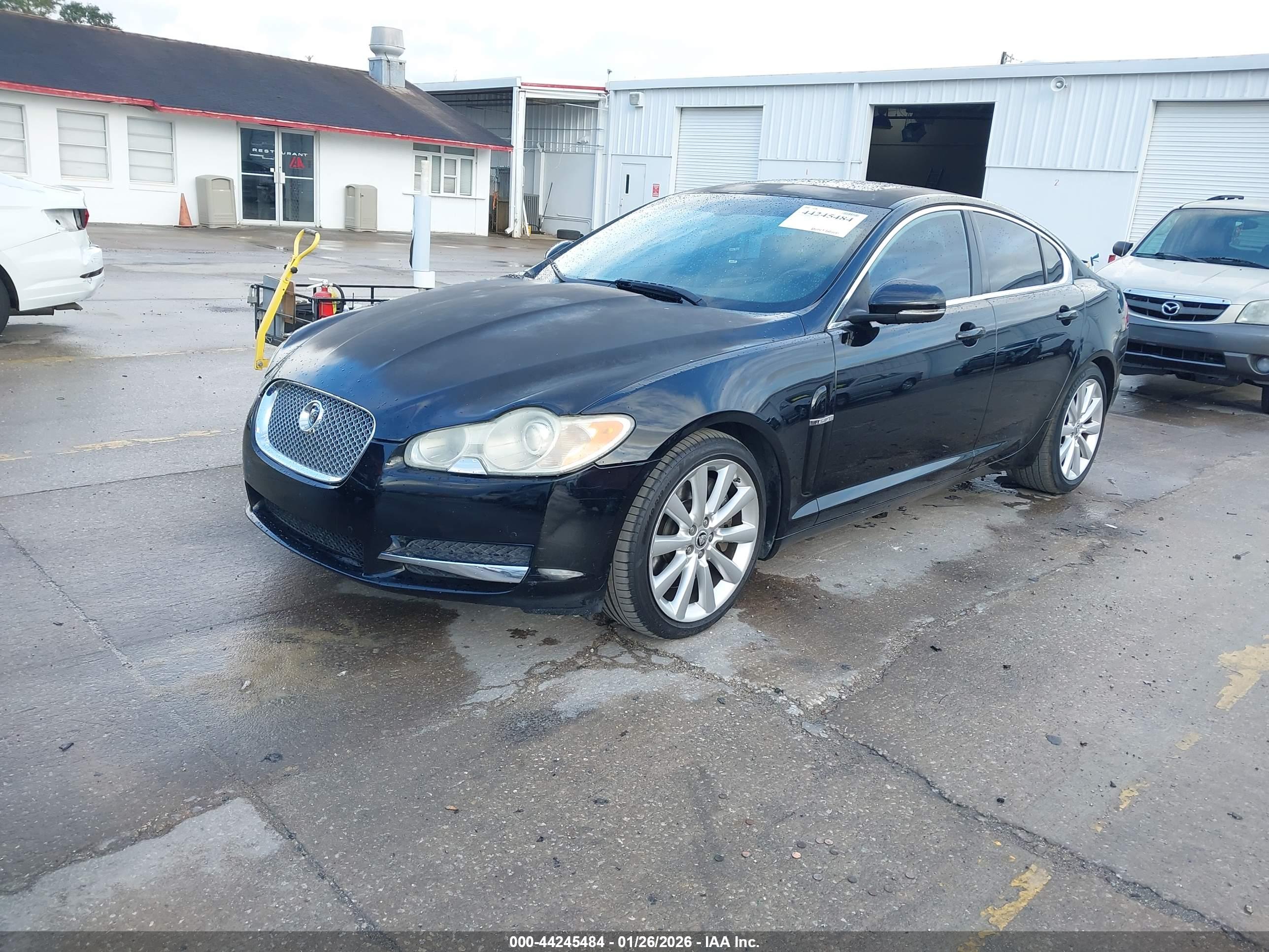 JAGUAR XF image 2
