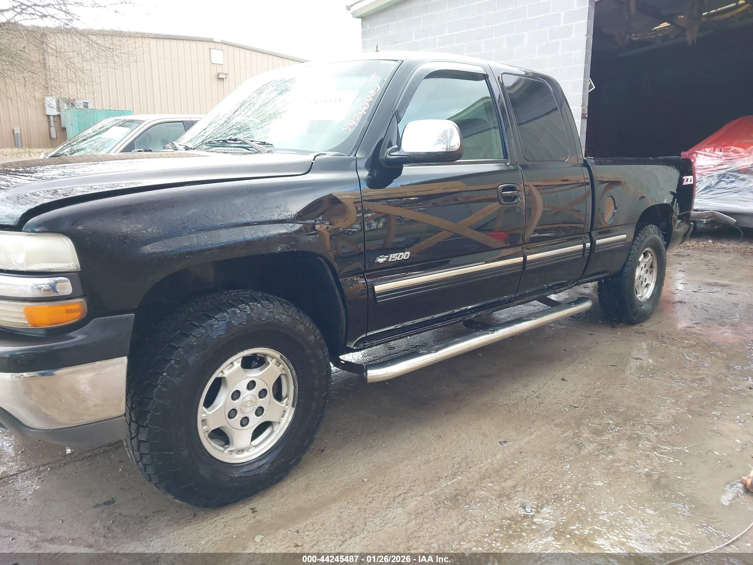 CHEVROLET SILVERADO image 2