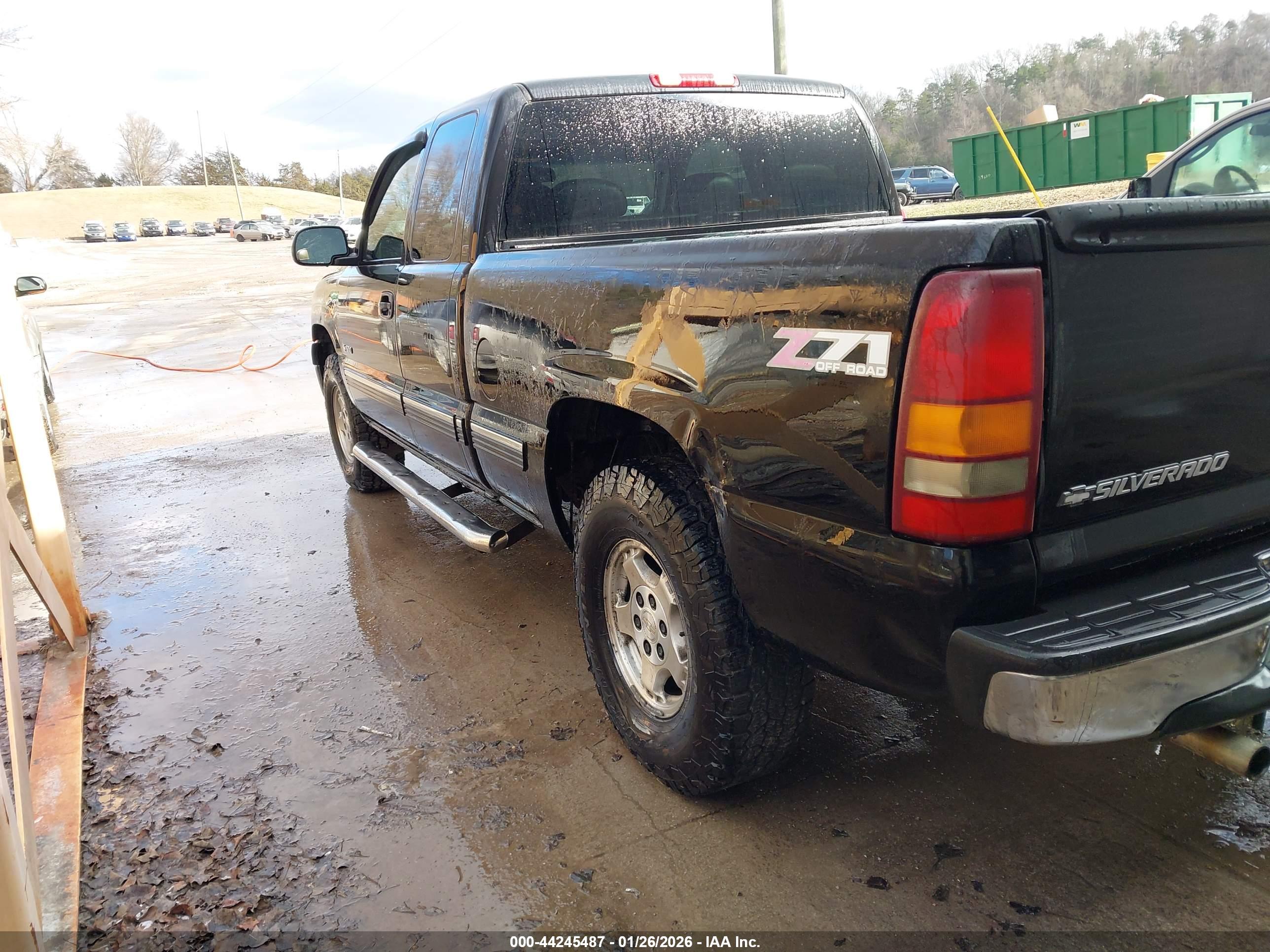 CHEVROLET SILVERADO image 3