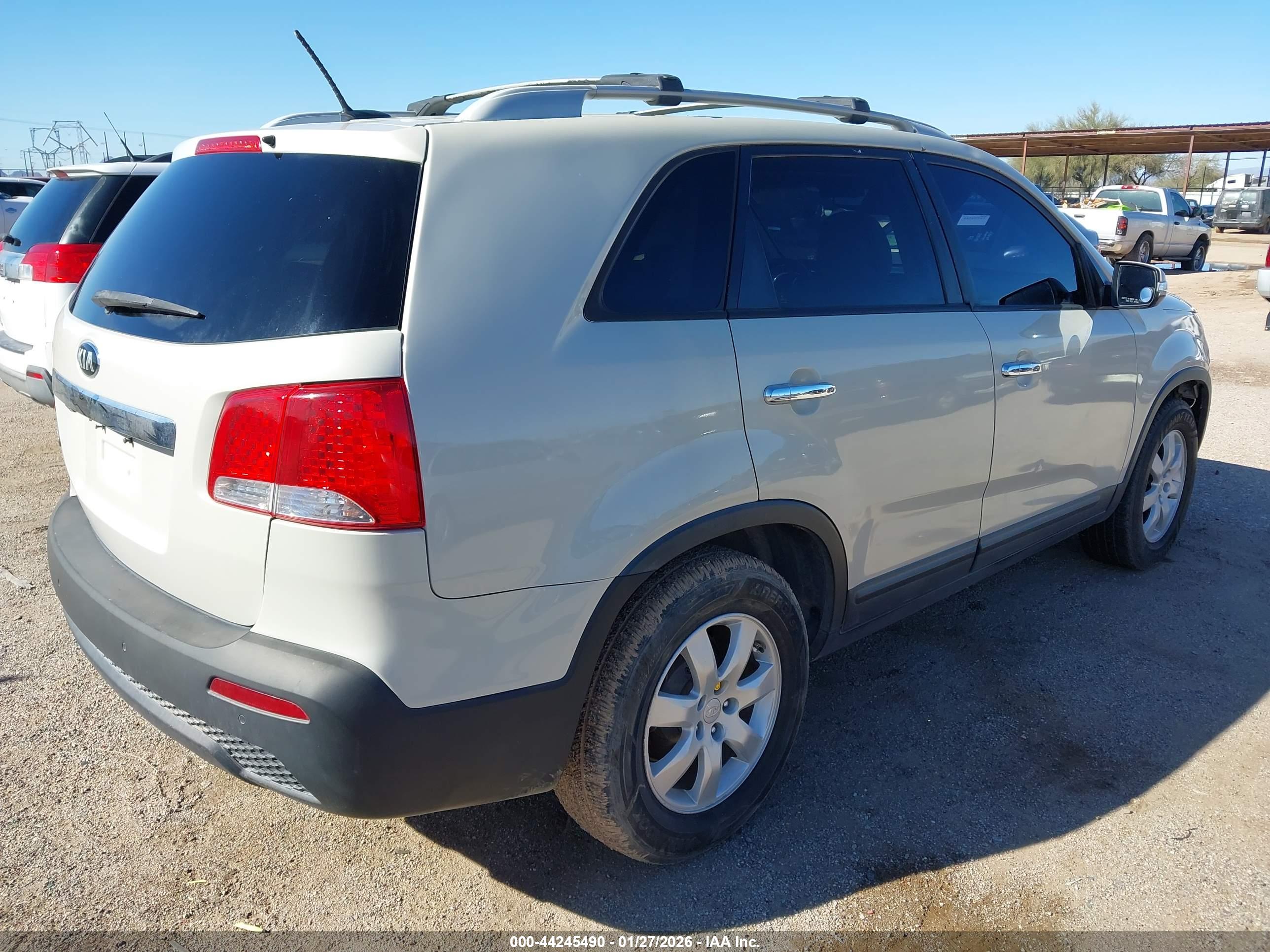 KIA SORENTO image 4