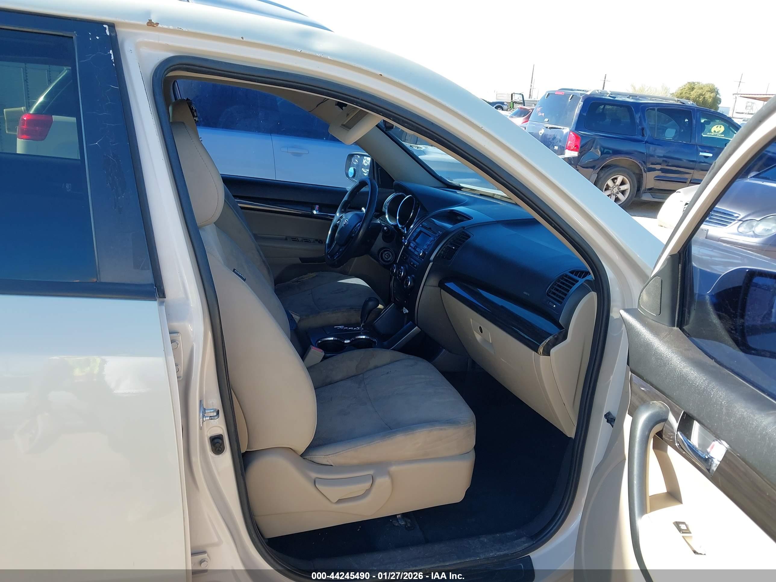 KIA SORENTO image 5