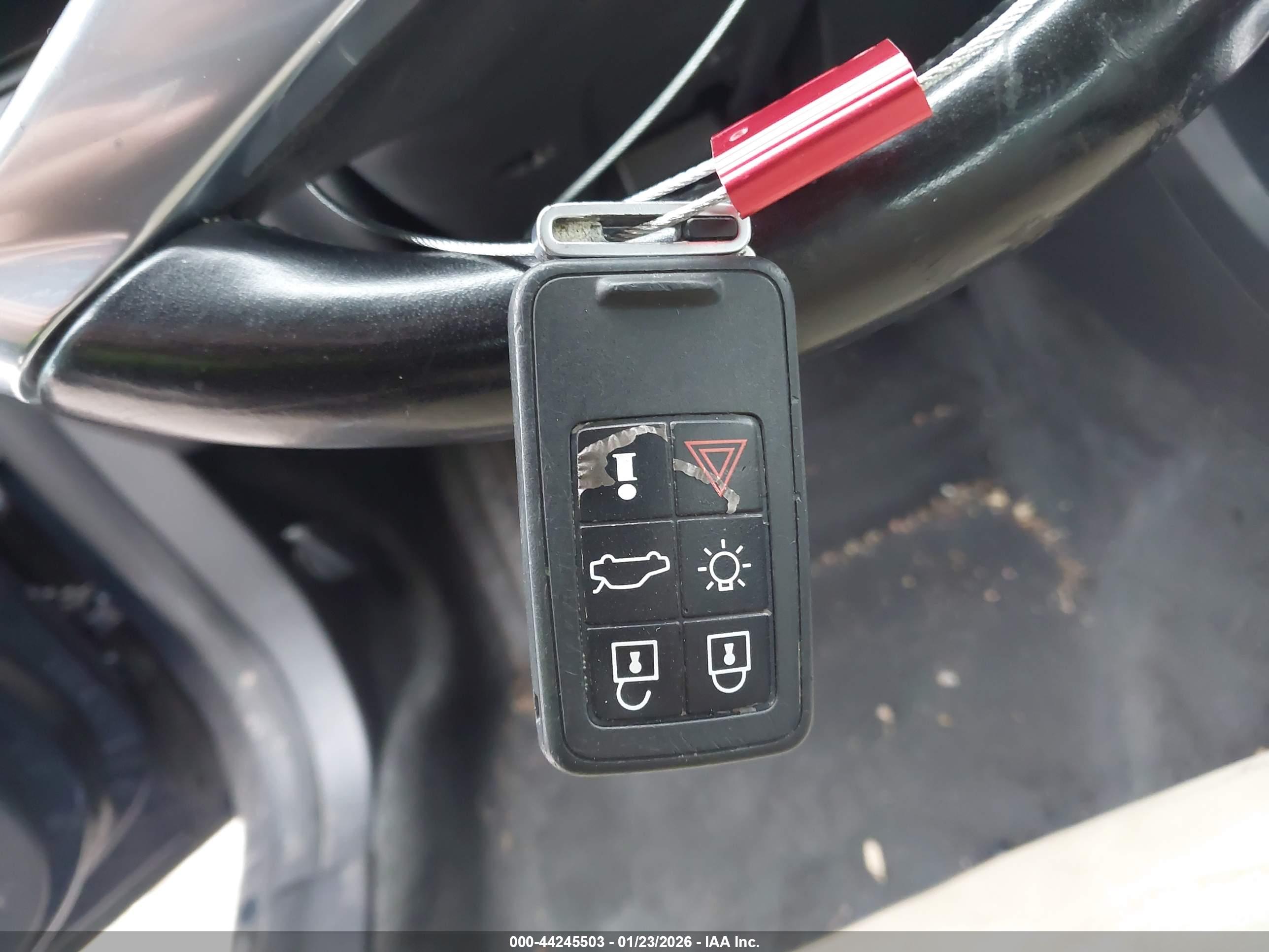 VOLVO S60 image 11