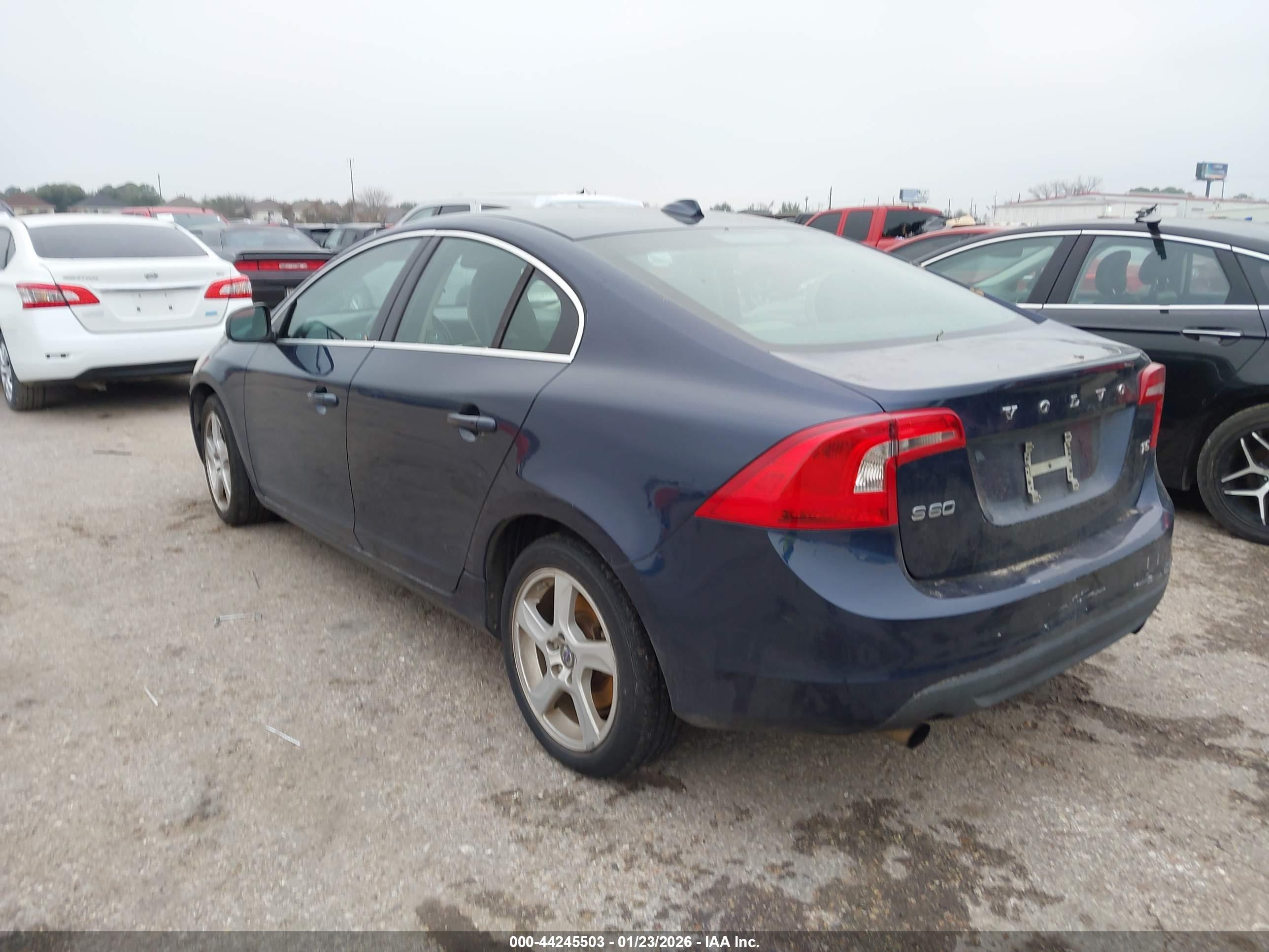 VOLVO S60 image 3